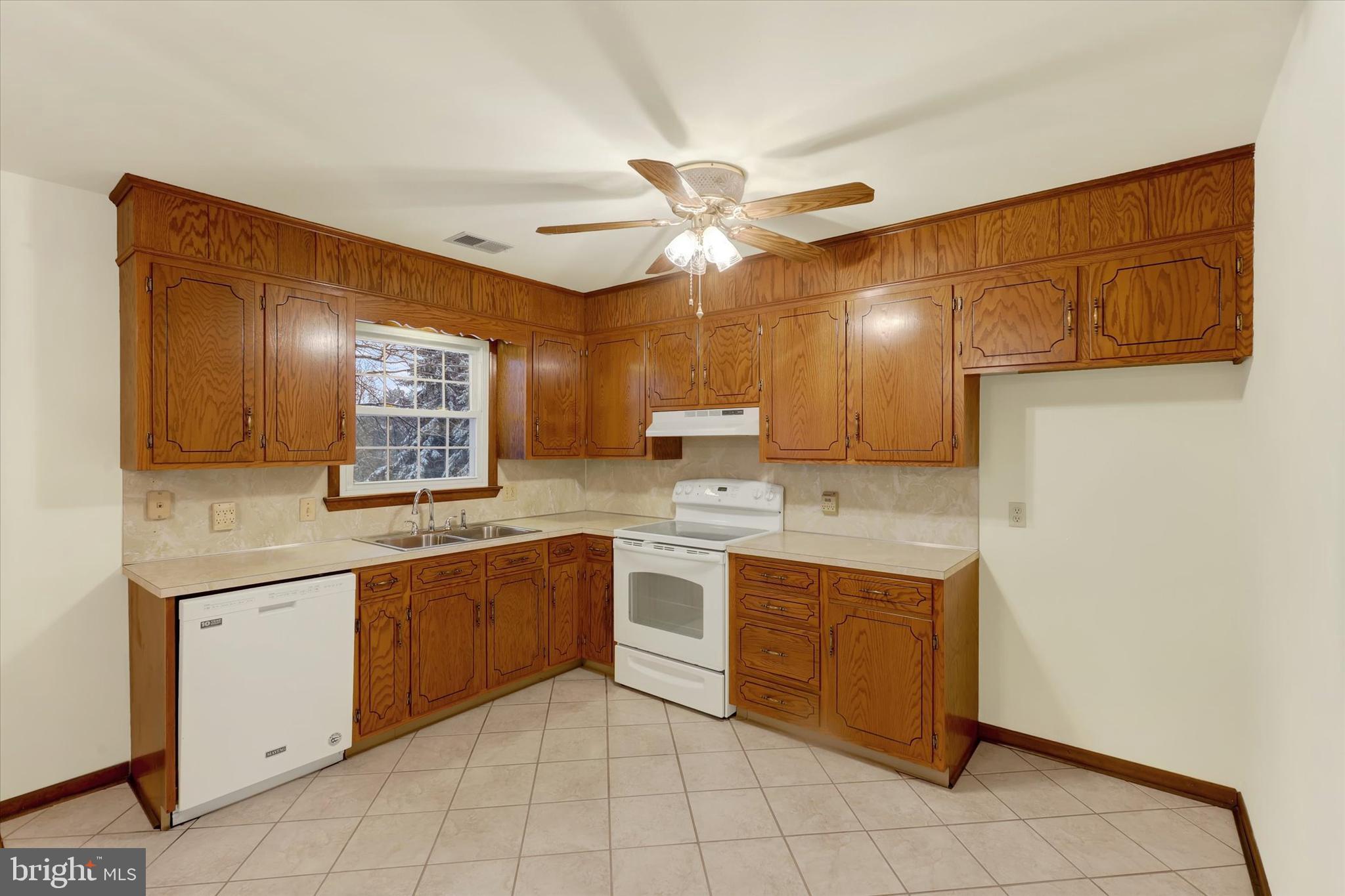 PENN NATIONAL GOLF COURSE COMMUNITY - Residential