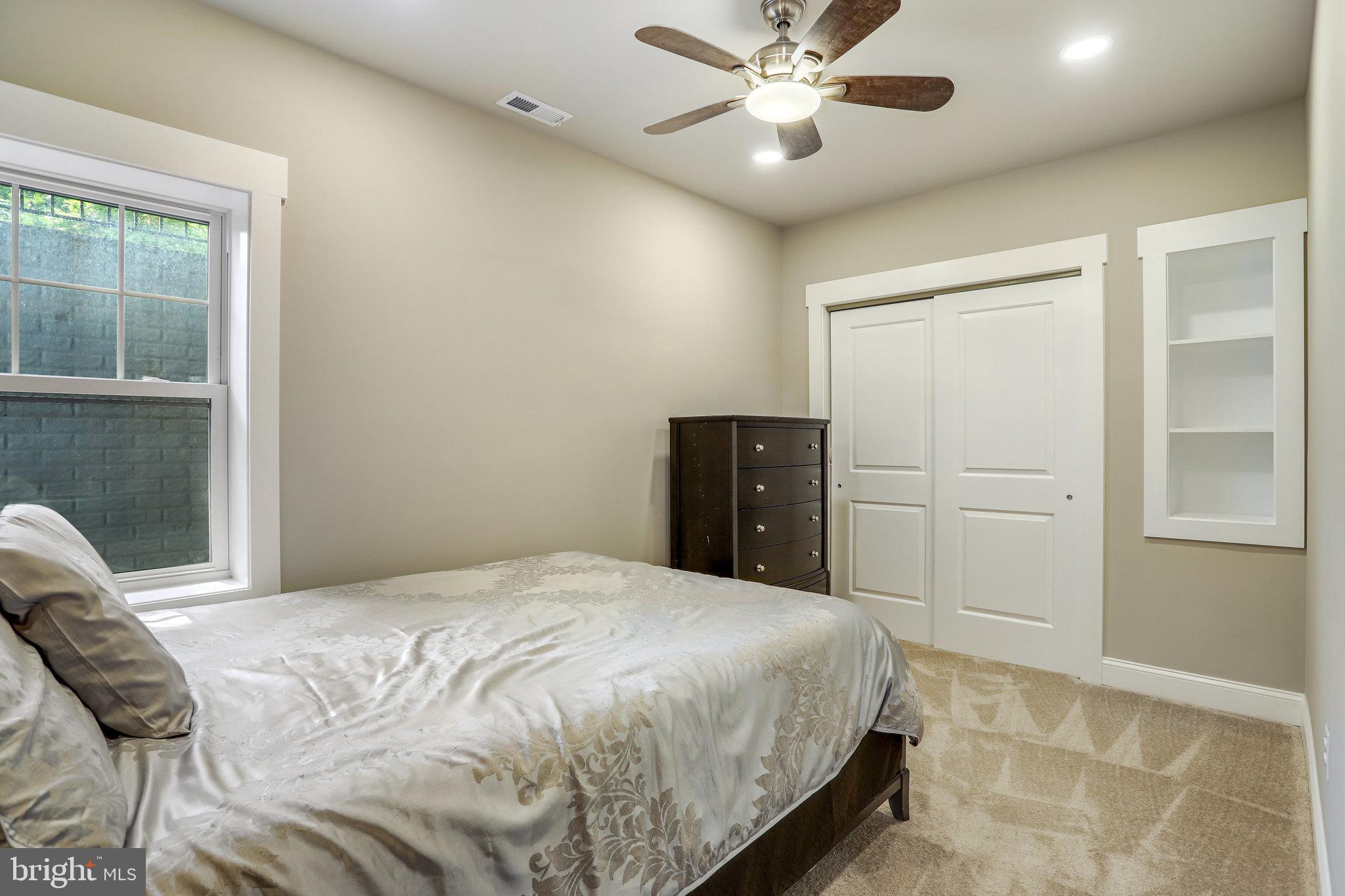 VIENNA WOODS - Residential