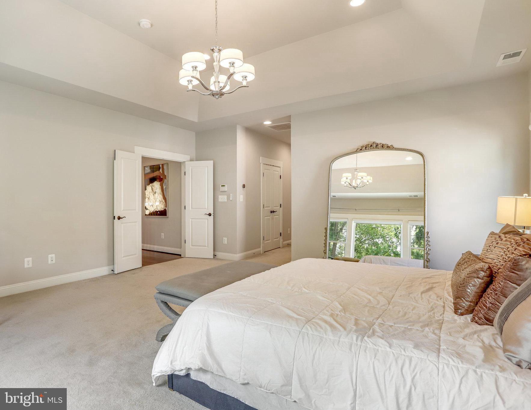 VIENNA WOODS - Residential