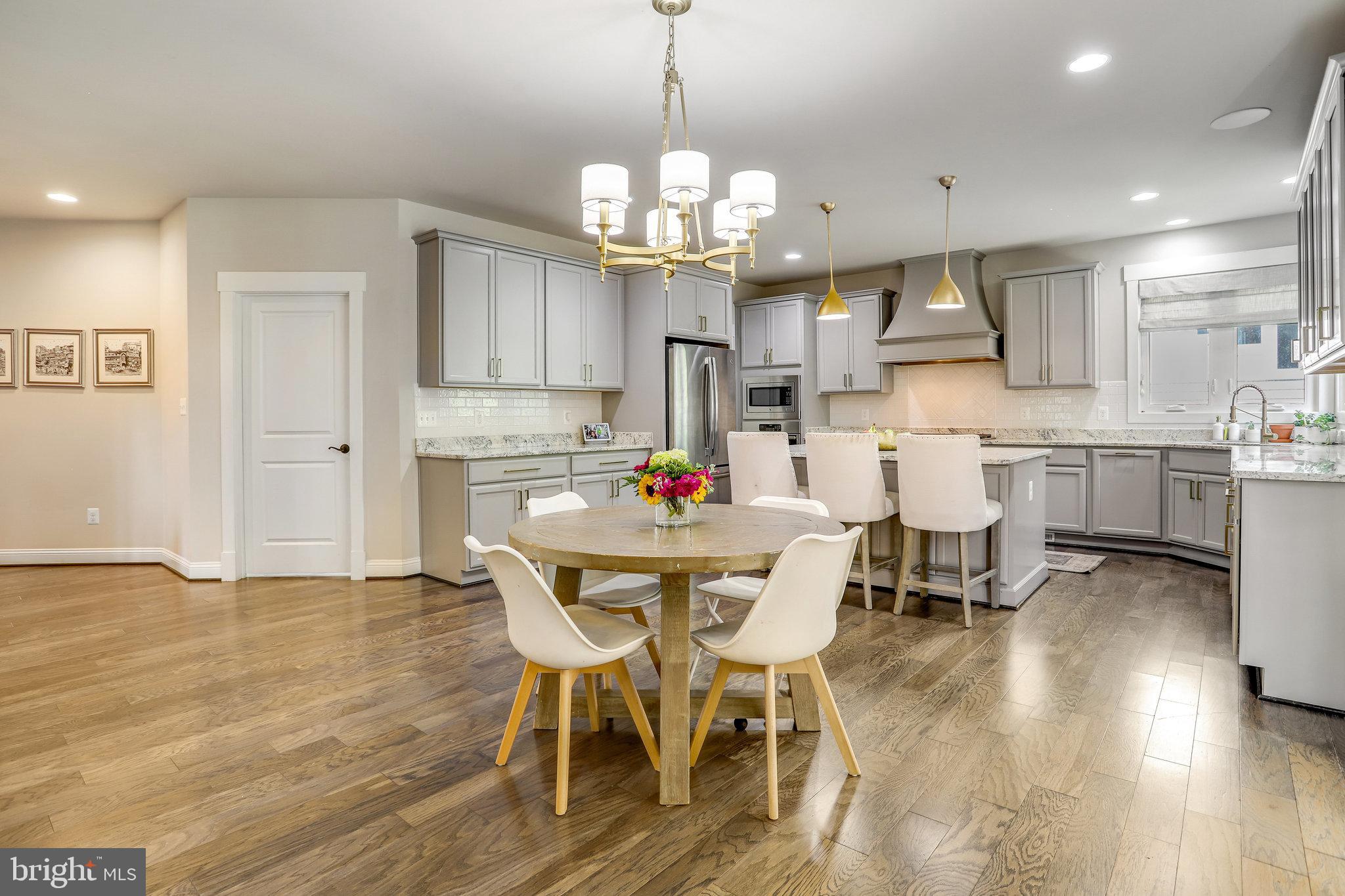 VIENNA WOODS - Residential