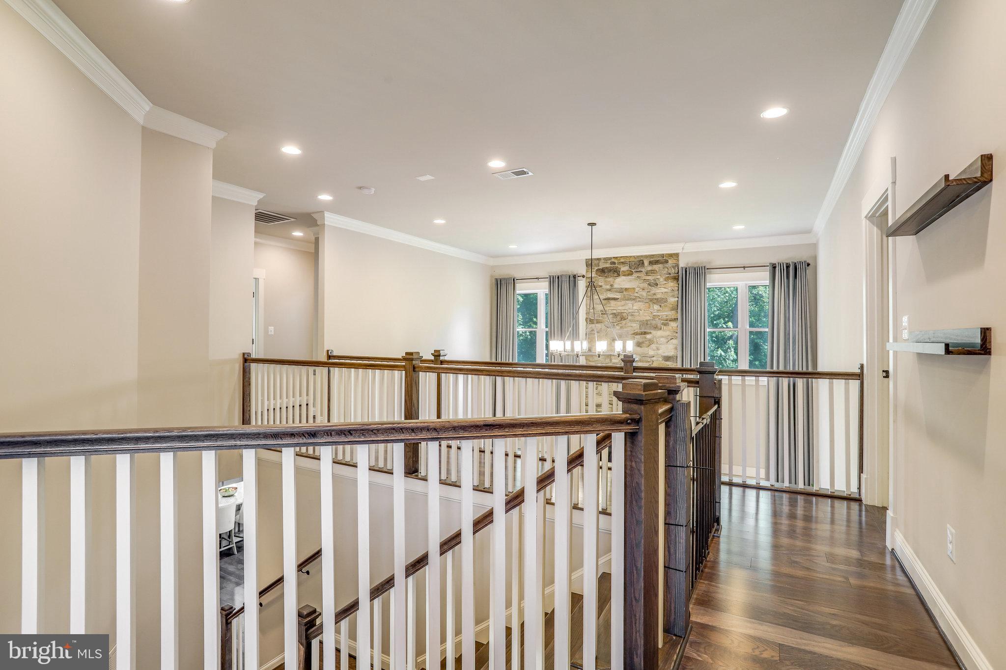 VIENNA WOODS - Residential