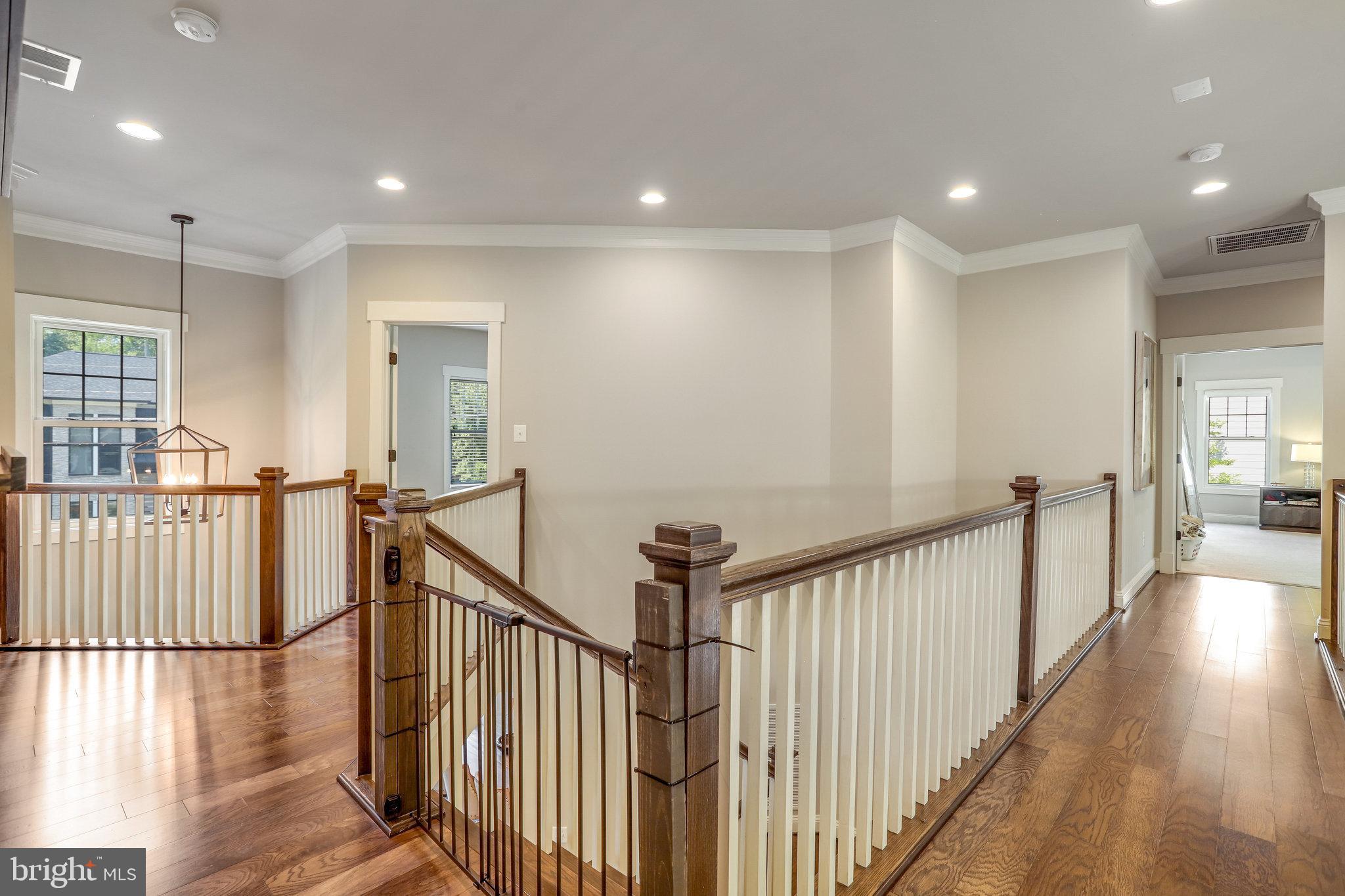 VIENNA WOODS - Residential