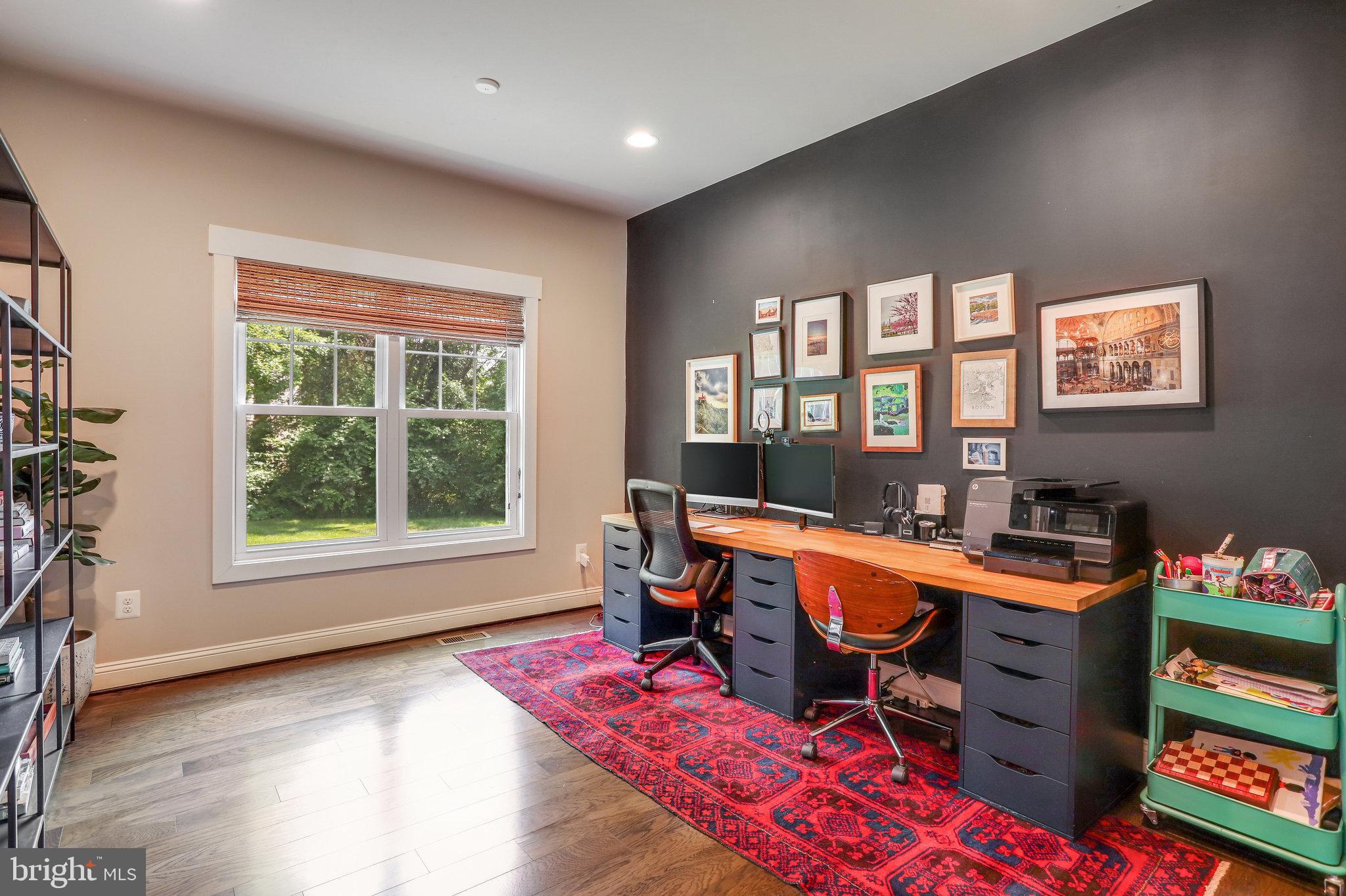 VIENNA WOODS - Residential