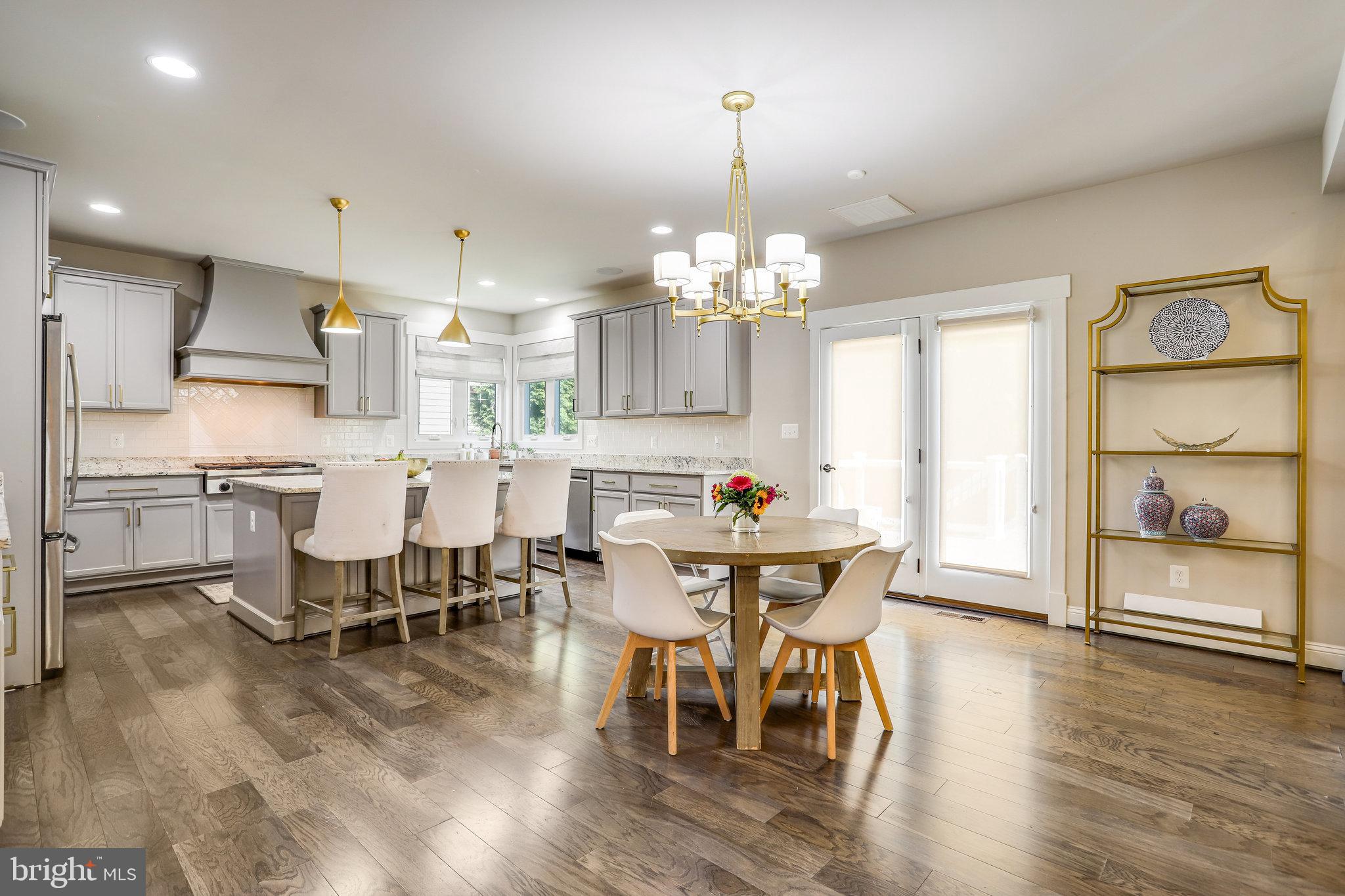 VIENNA WOODS - Residential