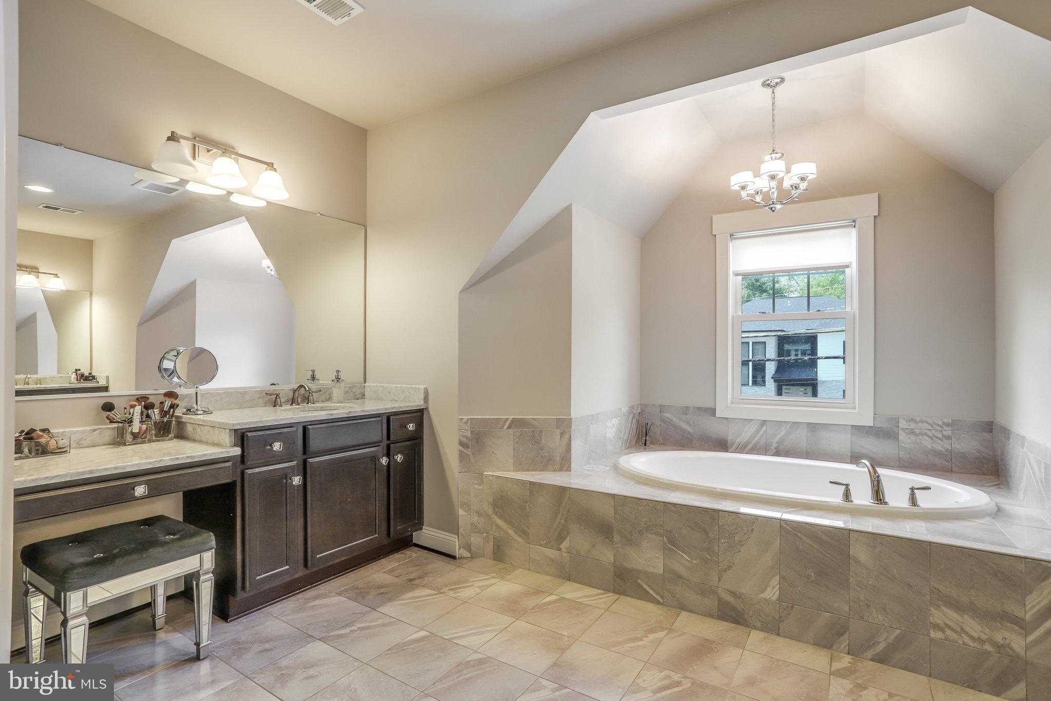 VIENNA WOODS - Residential