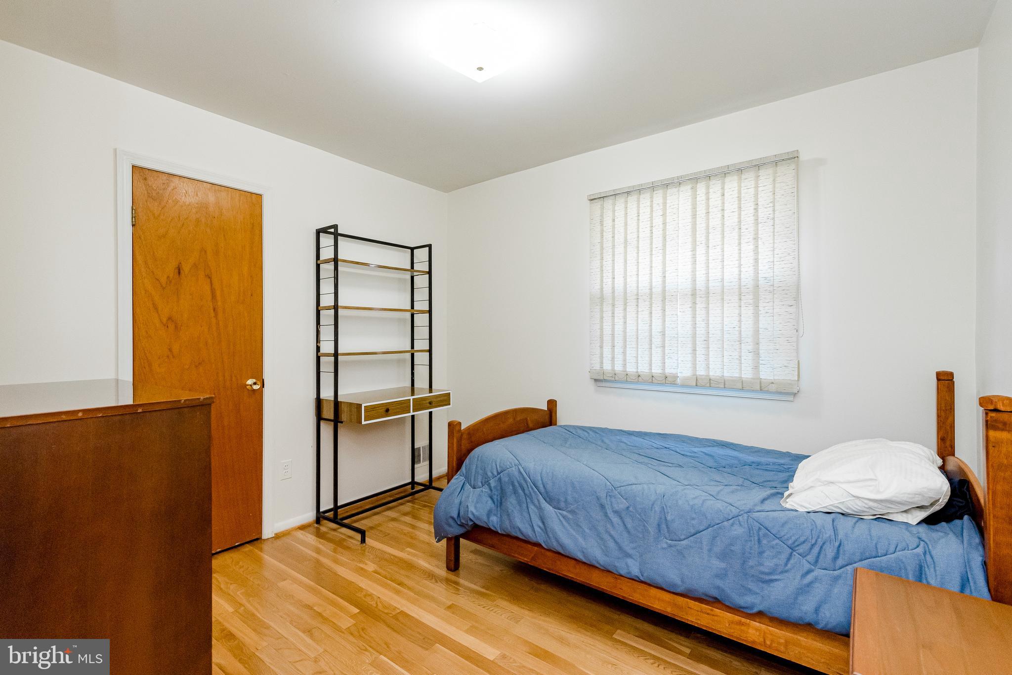 CALVERTON - Residential