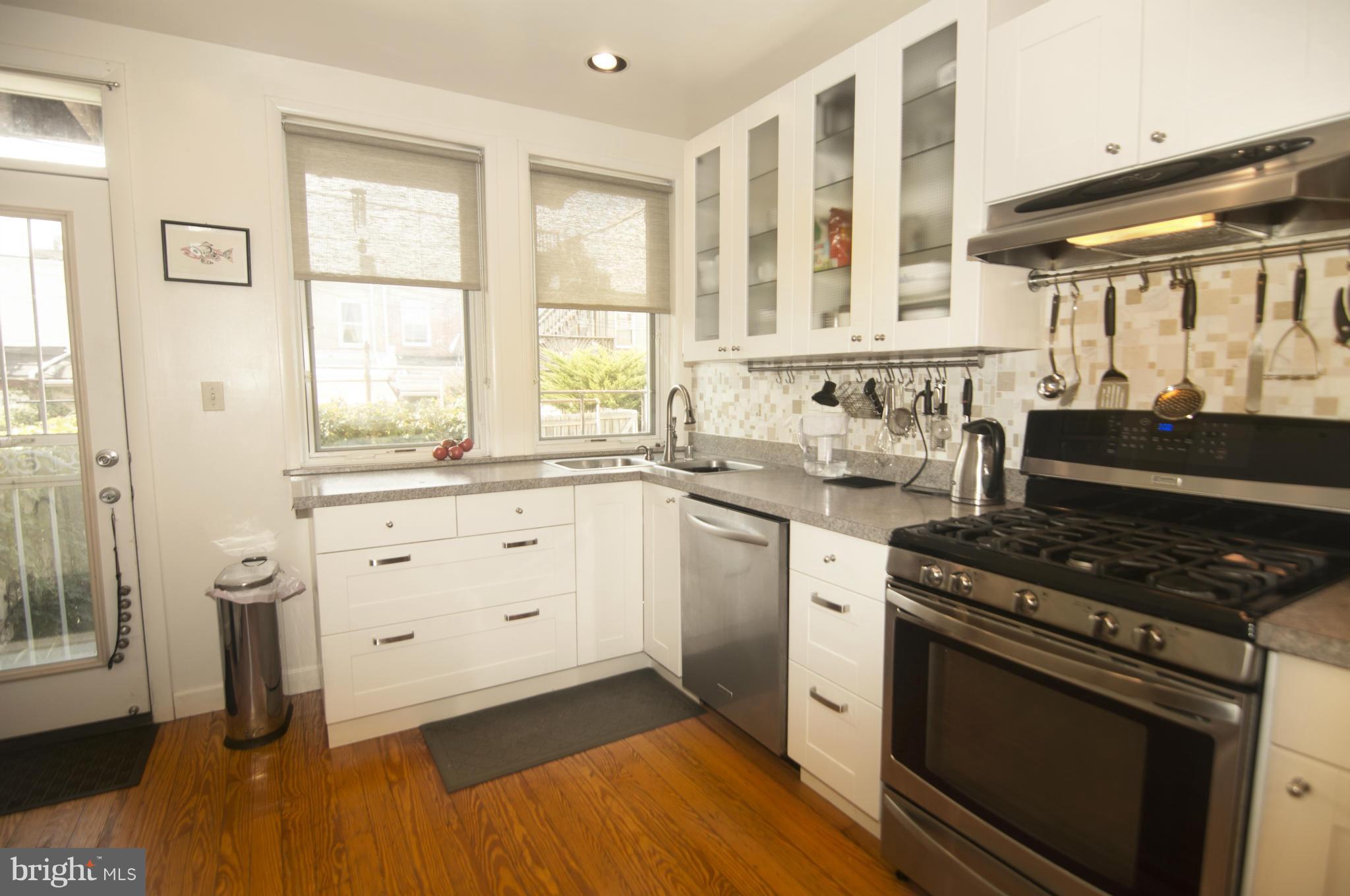 LOCUST POINT - Residential