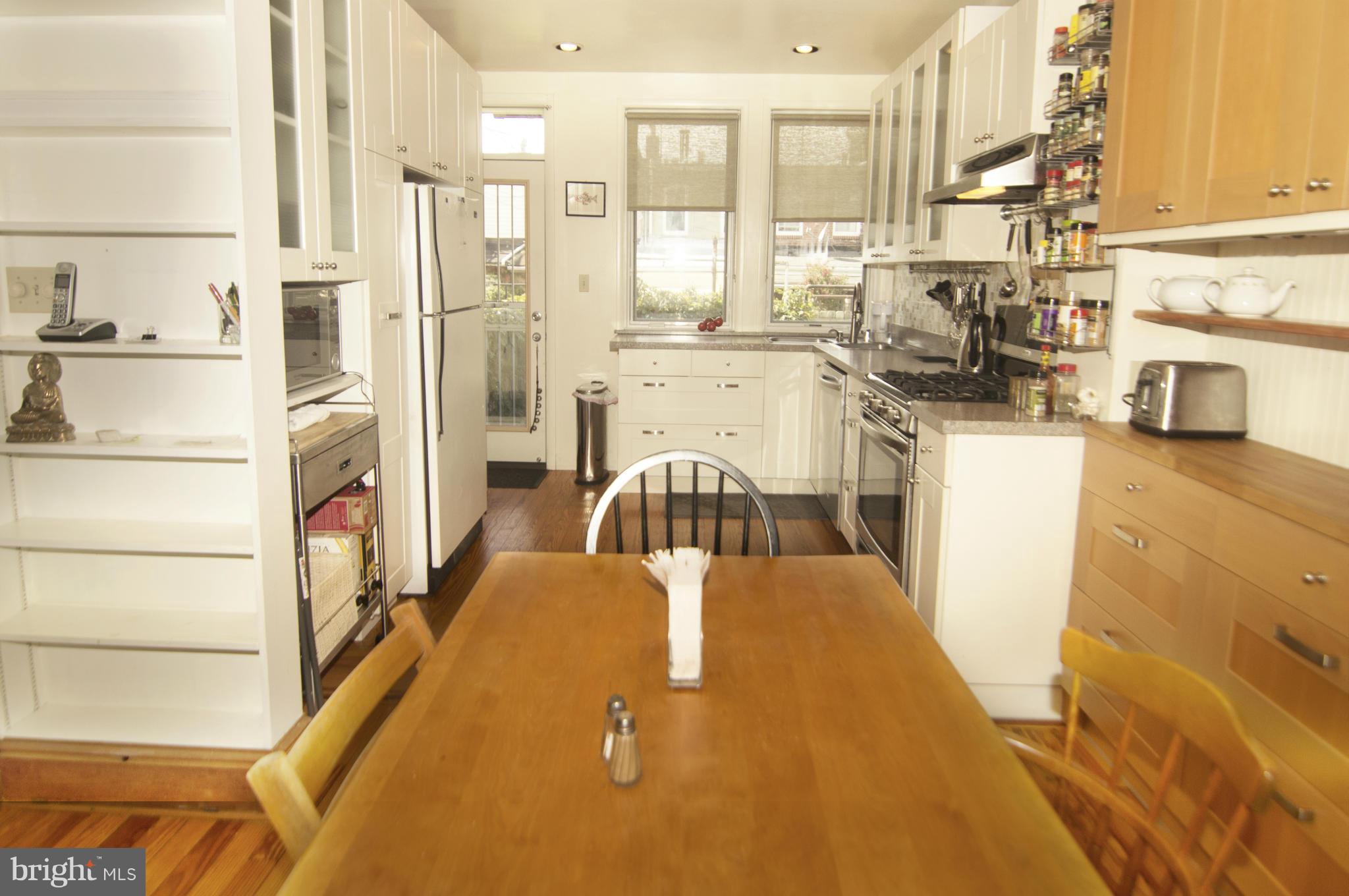 LOCUST POINT - Residential