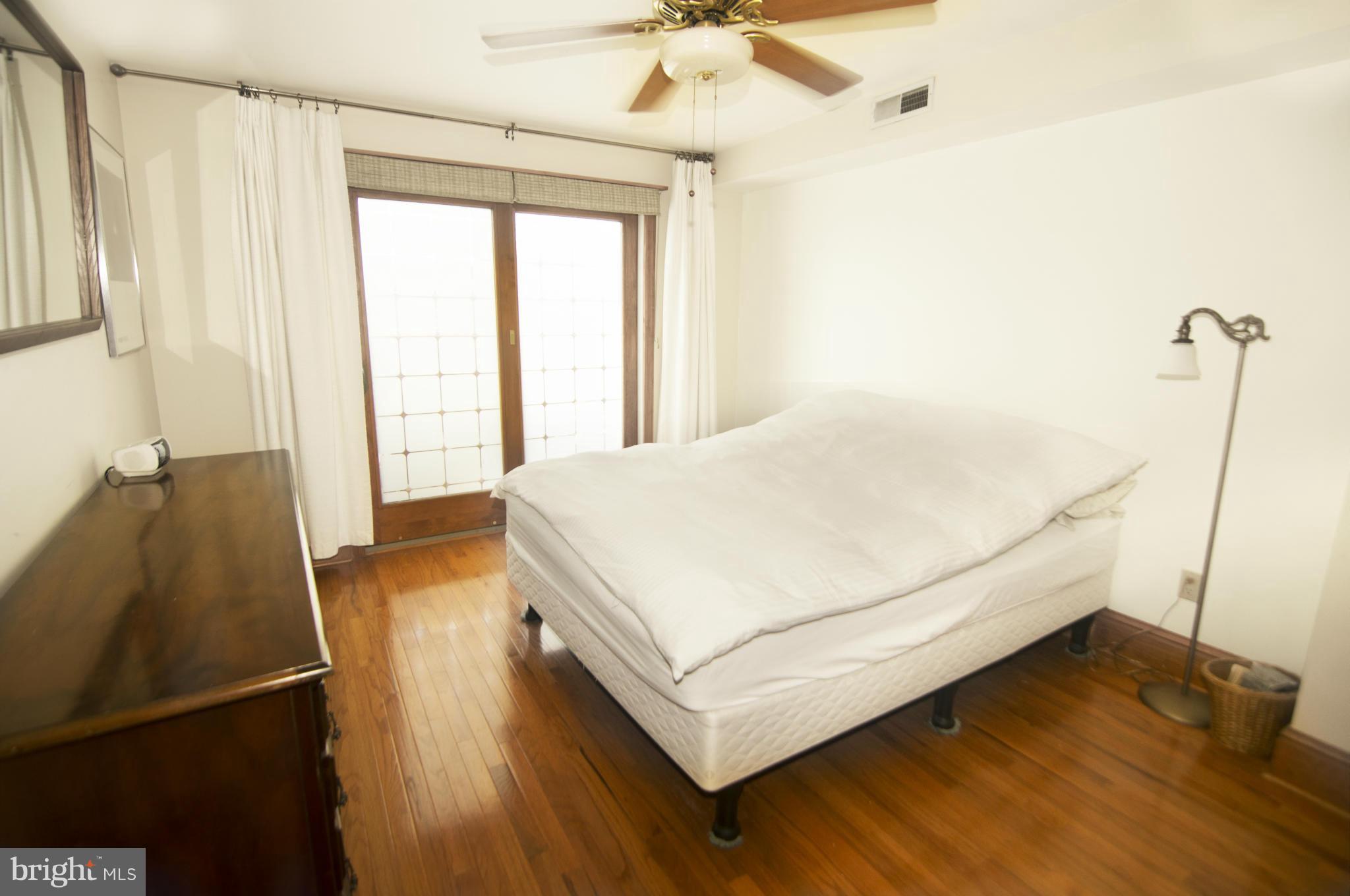 LOCUST POINT - Residential