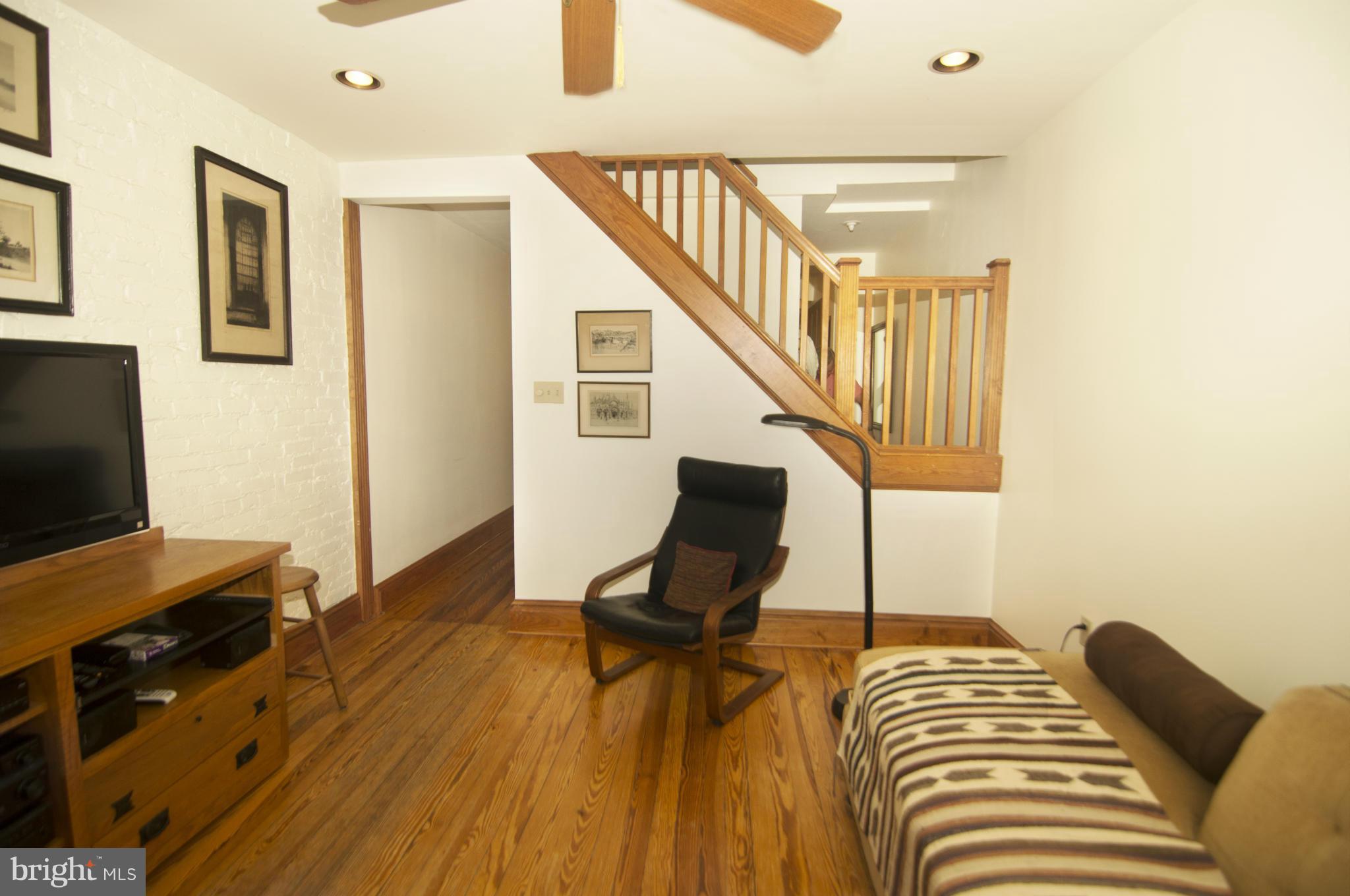 LOCUST POINT - Residential