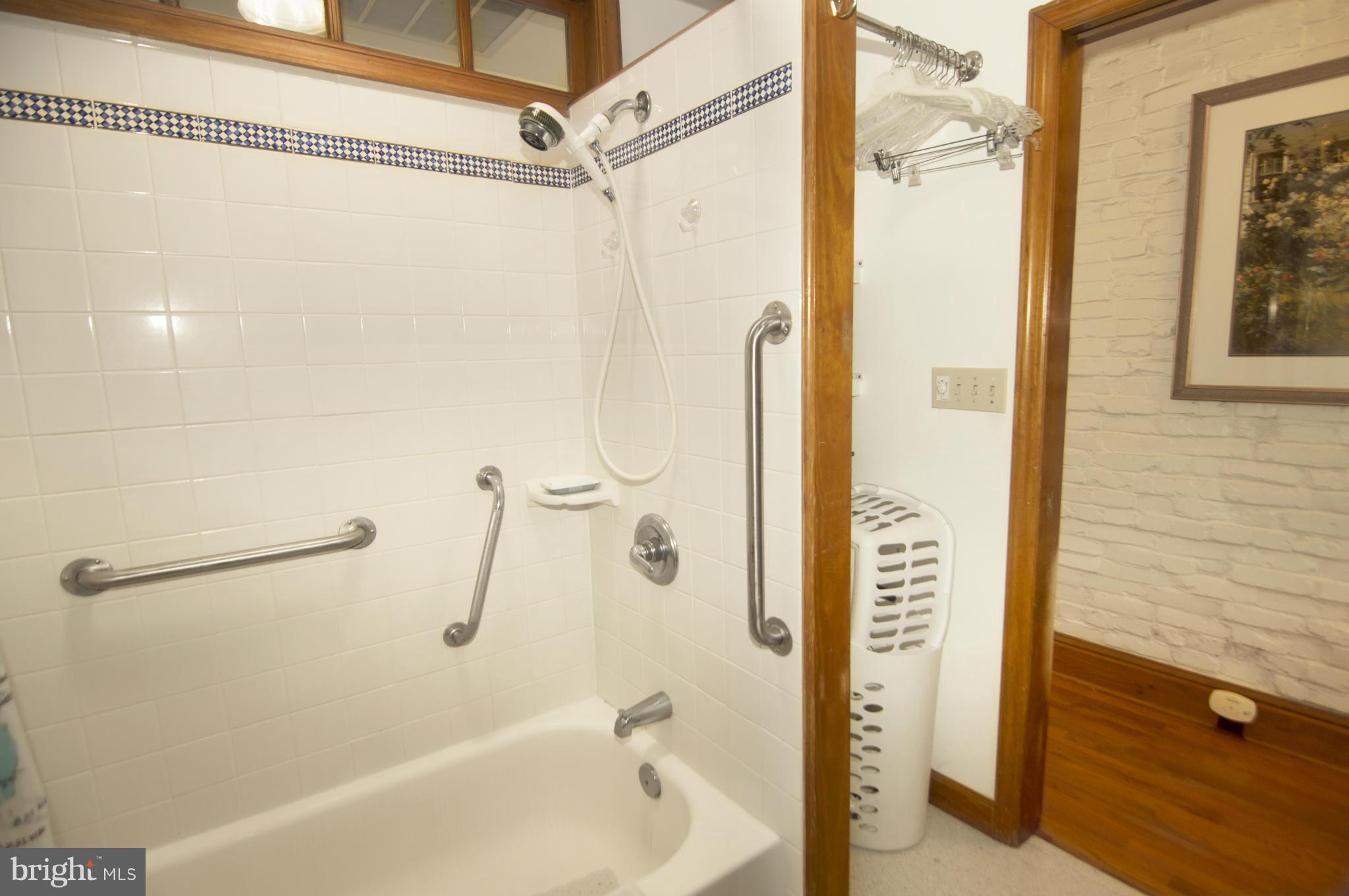 LOCUST POINT - Residential