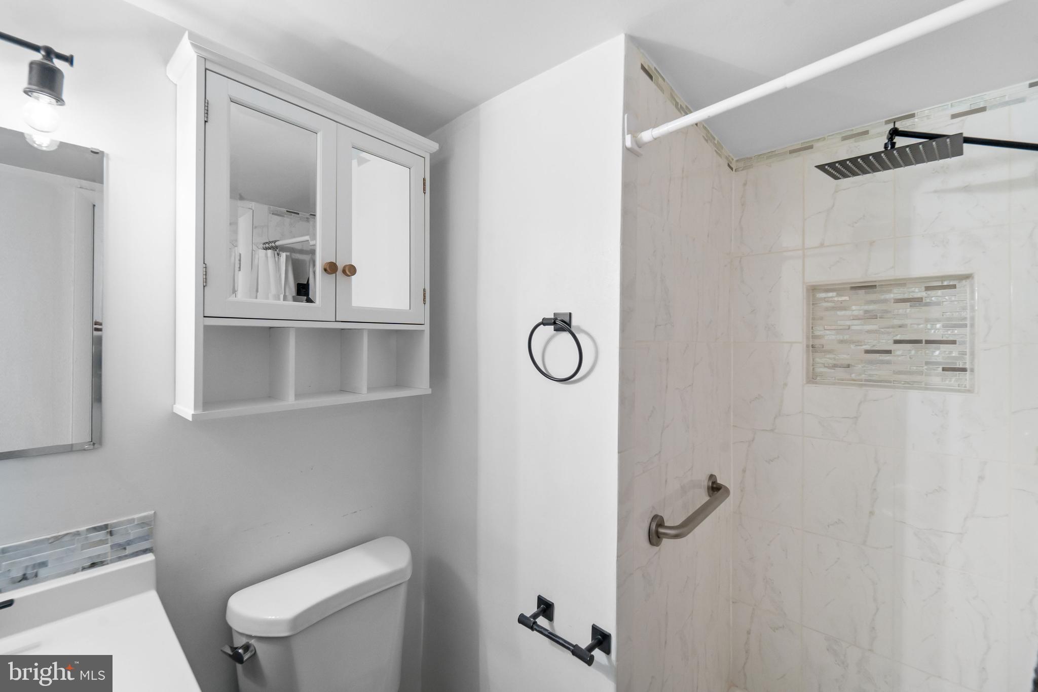 YORKTOWNE SQUARE - Residential