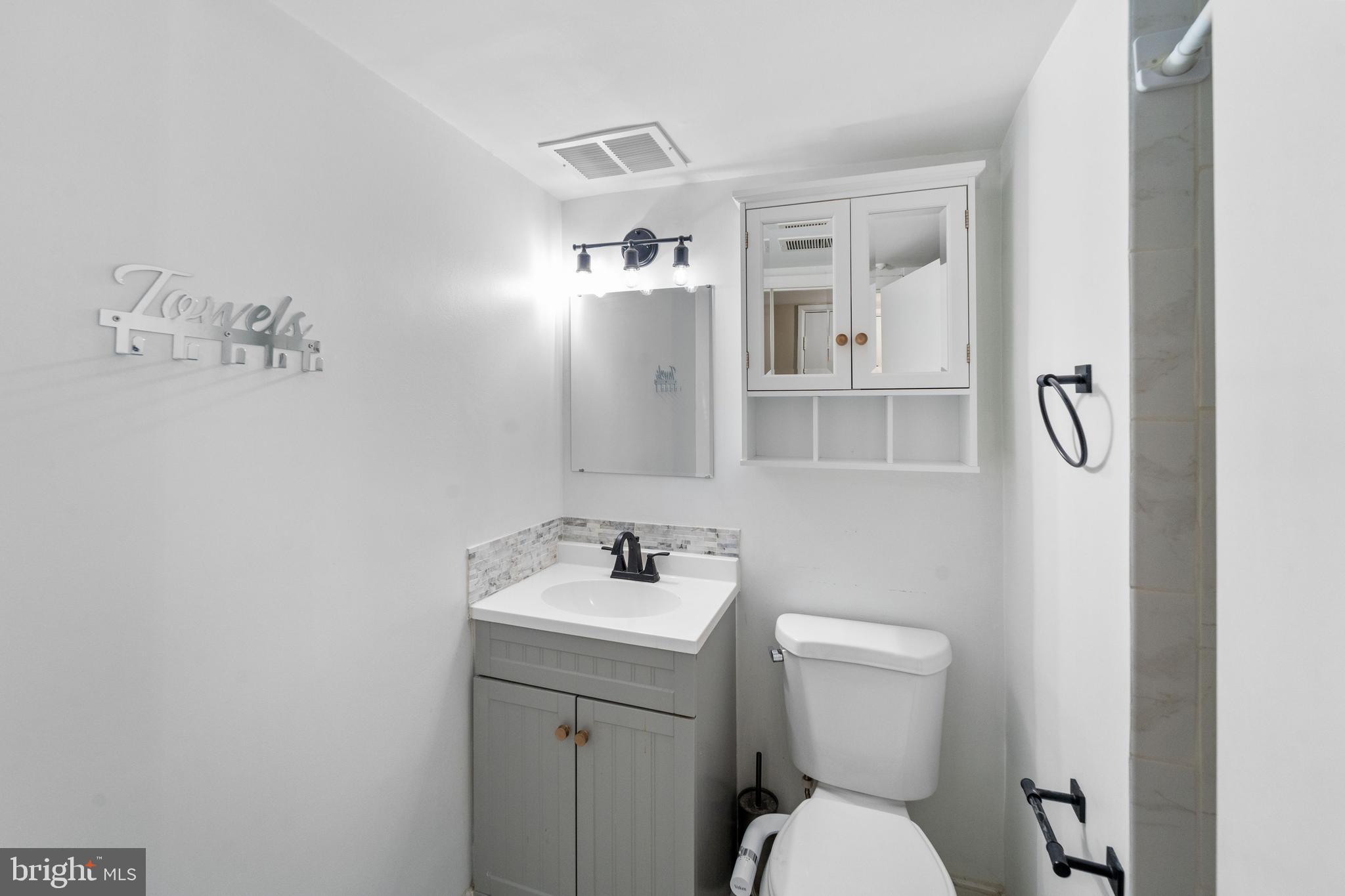 YORKTOWNE SQUARE - Residential