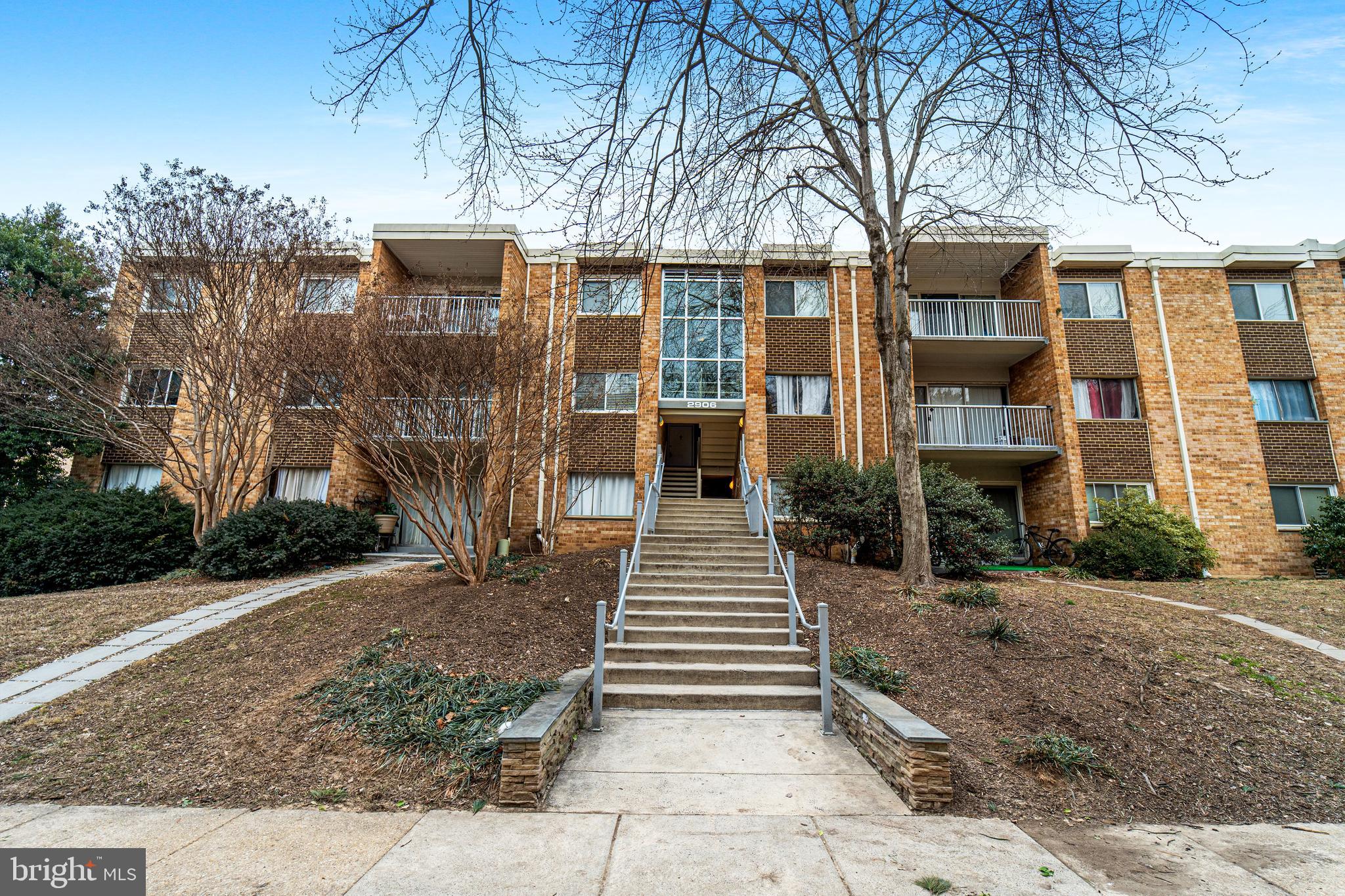 YORKTOWNE SQUARE - Residential