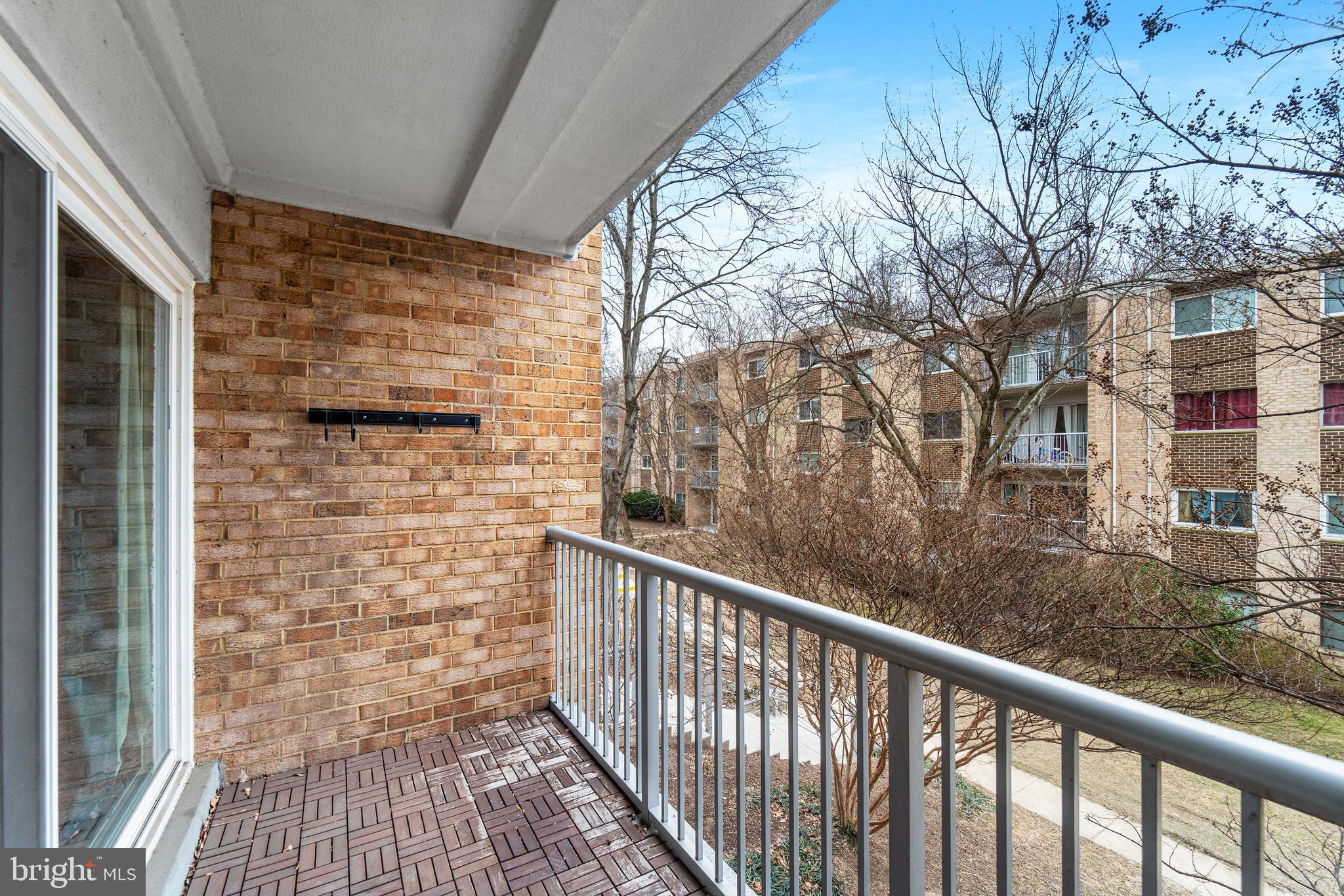 YORKTOWNE SQUARE - Residential