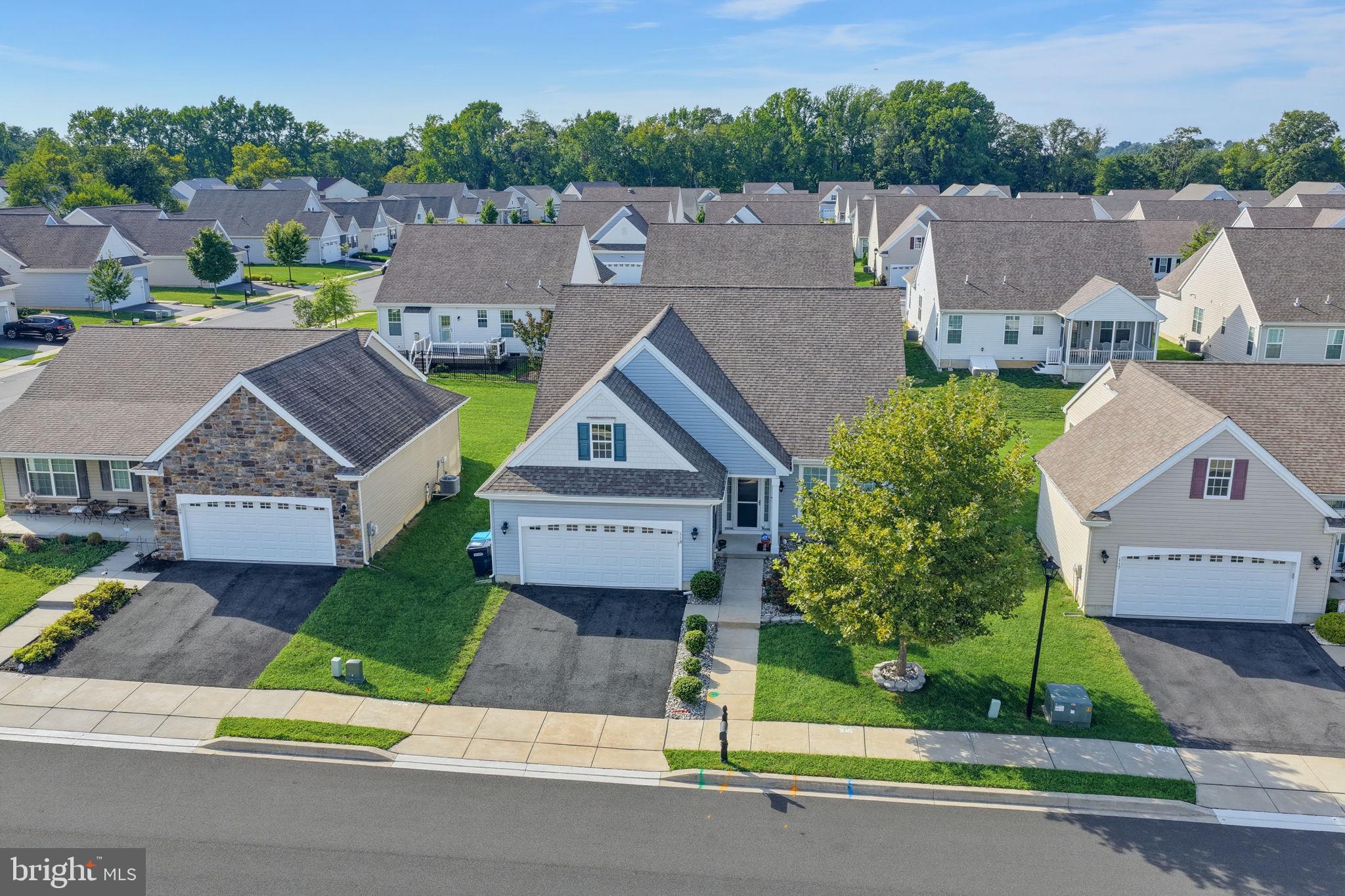 113 E CLARENDON DRIVE