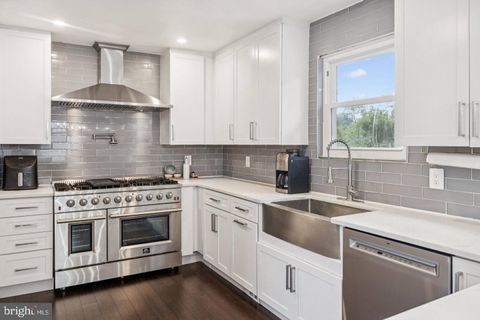 Photo of 4907 Bangor Drive, KENSINGTON, MD 20895 (MLS # MDMC2207022)