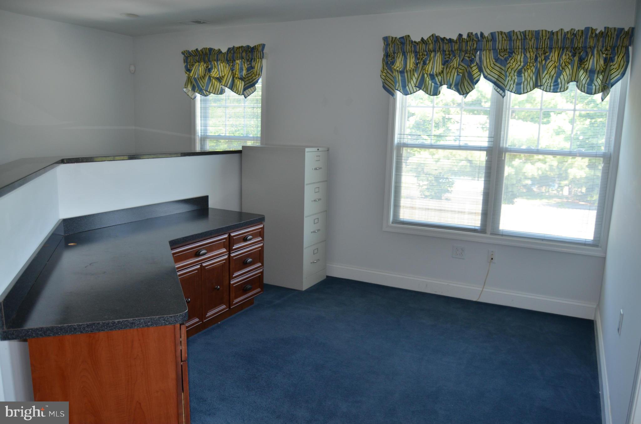 BRISCOE - Commercial Lease