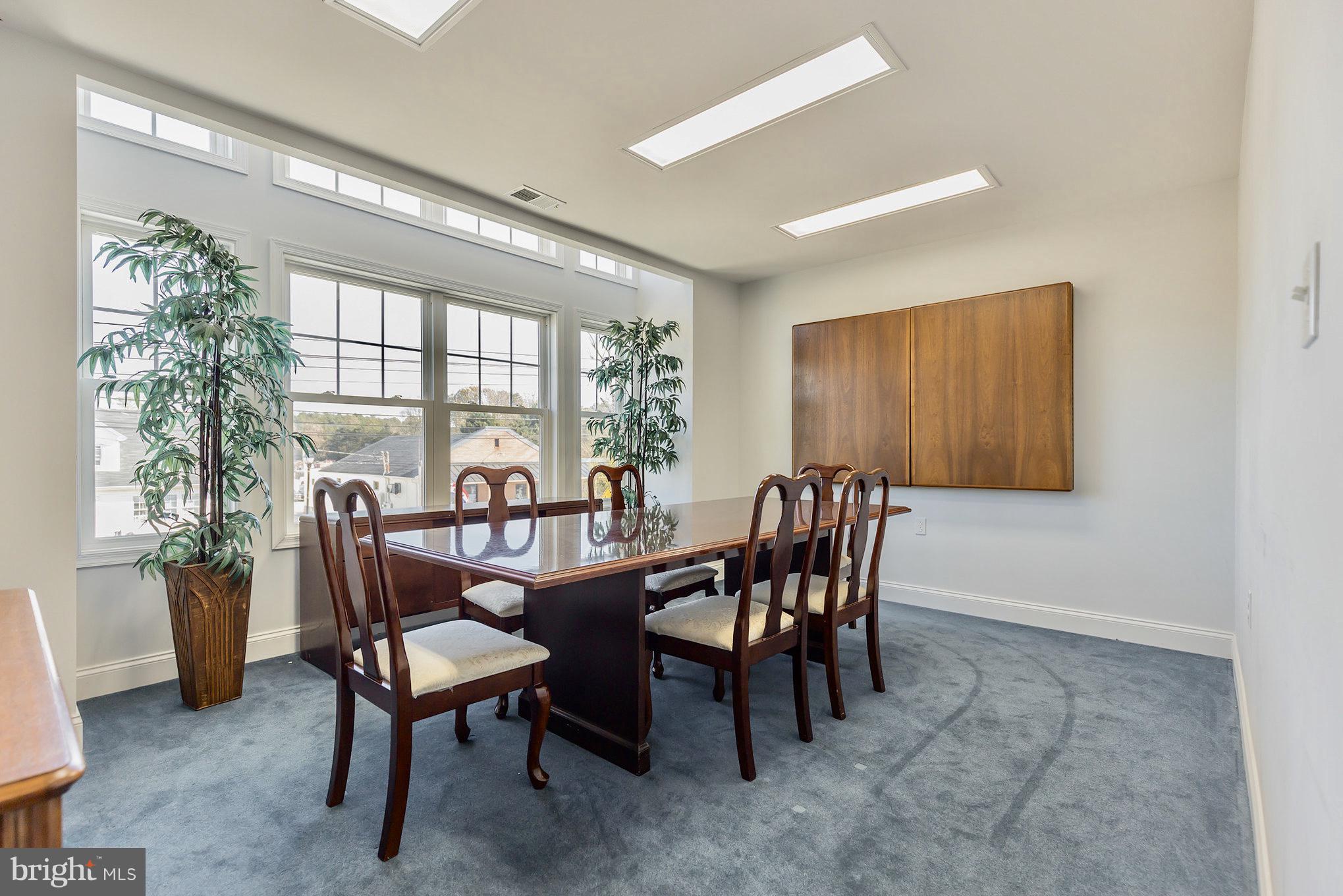 BRISCOE - Commercial Lease