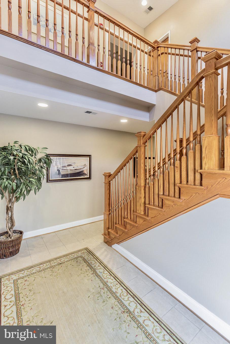 BRISCOE - Commercial Lease