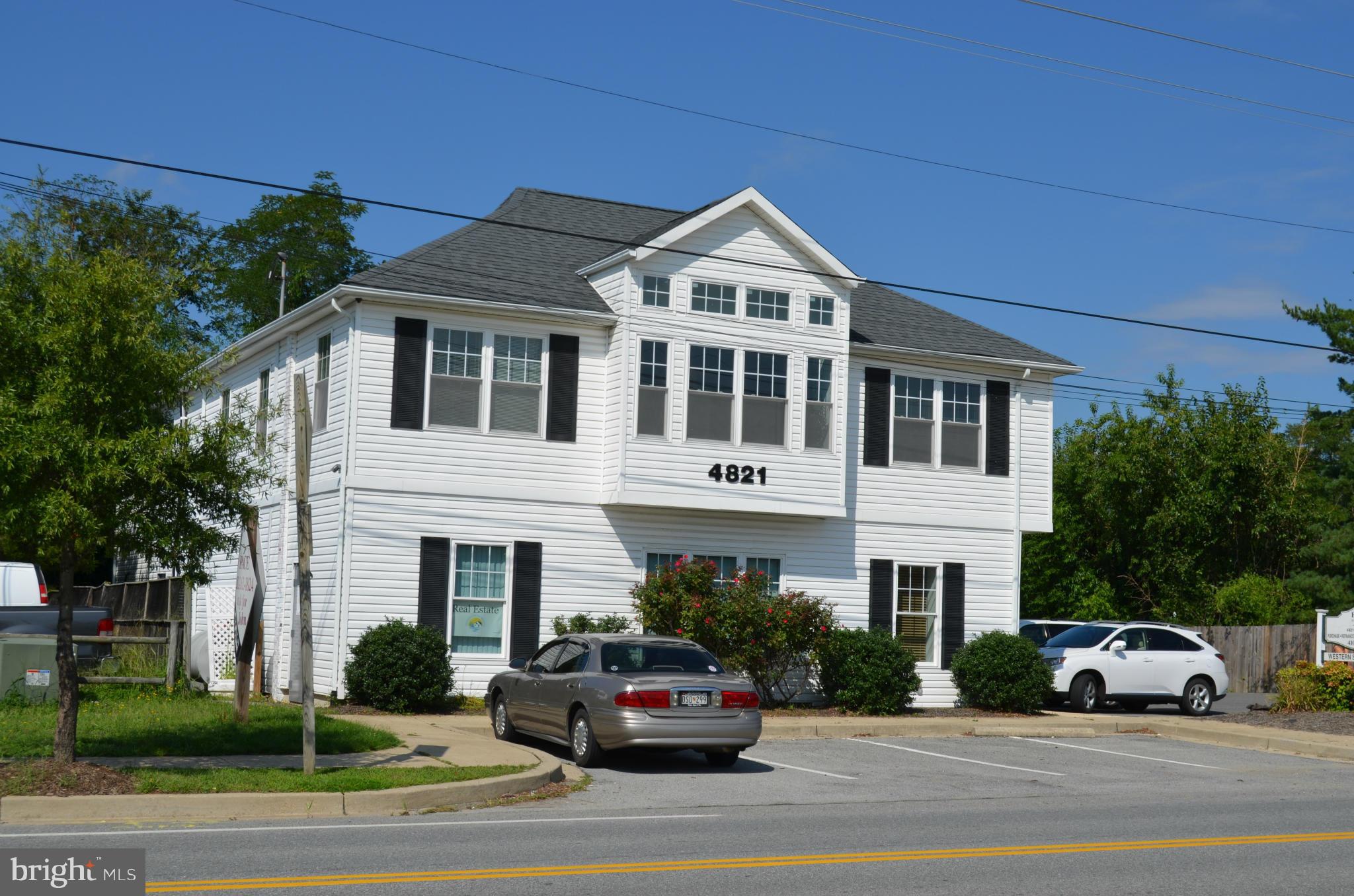 BRISCOE - Commercial Lease