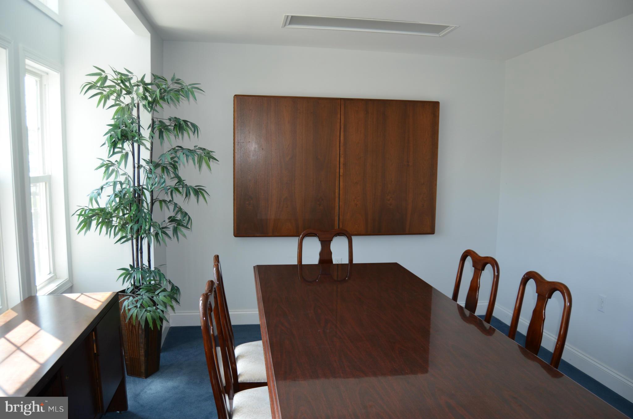 BRISCOE - Commercial Lease