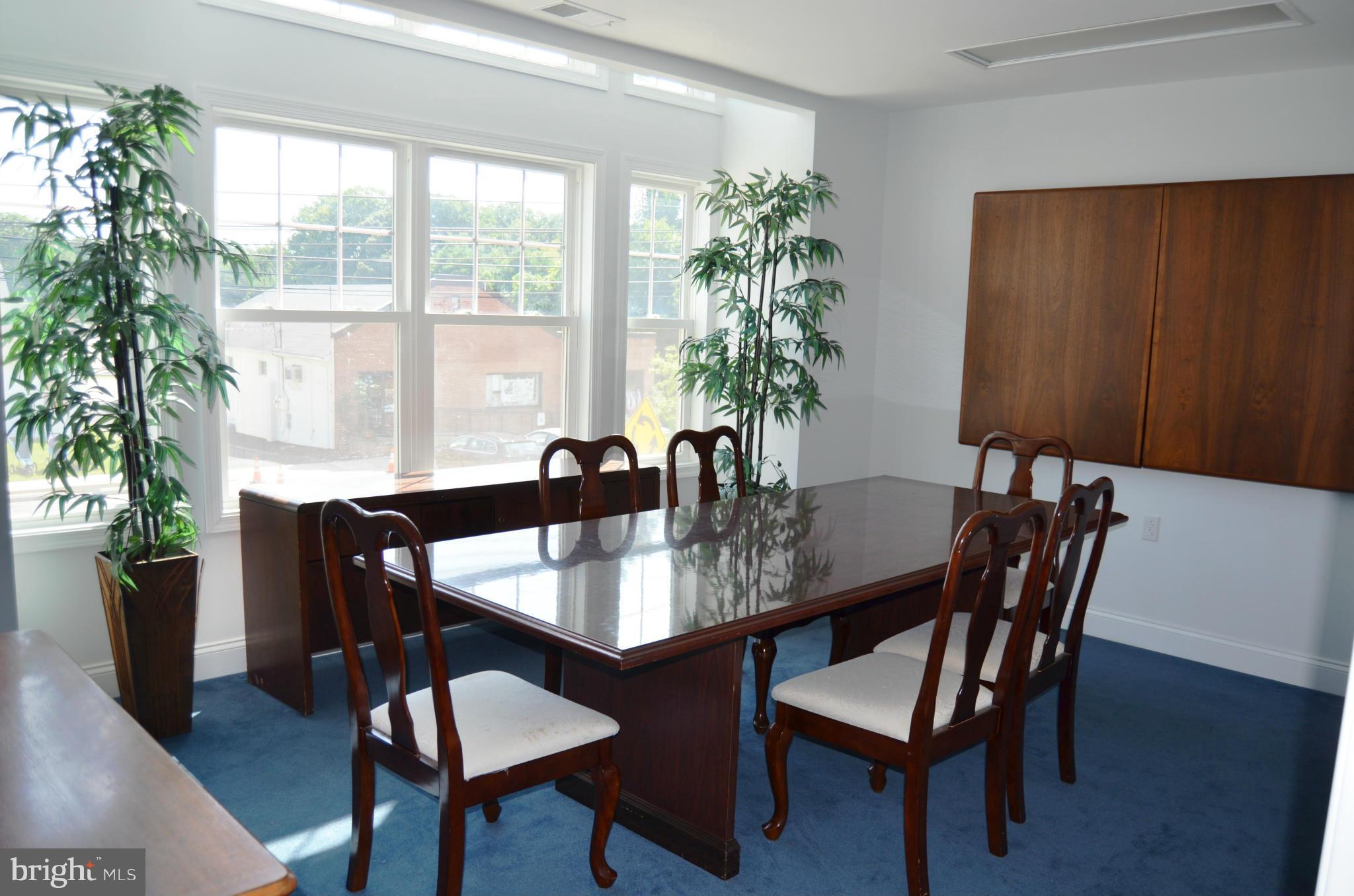 BRISCOE - Commercial Lease