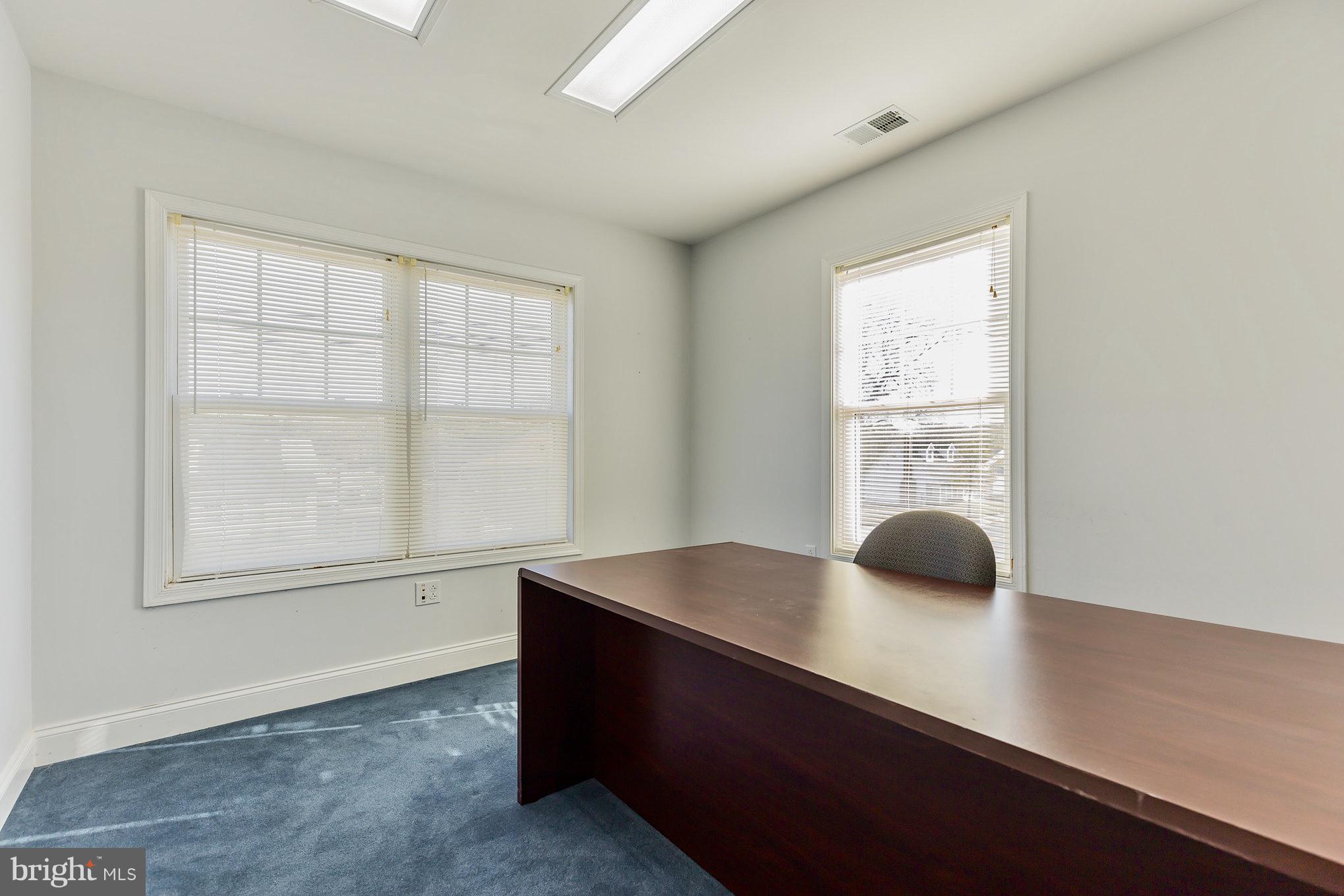 BRISCOE - Commercial Lease