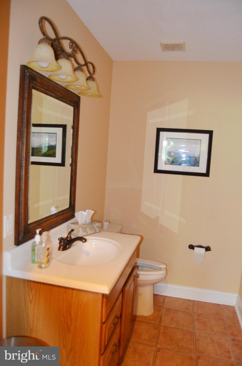 BRISCOE - Commercial Lease