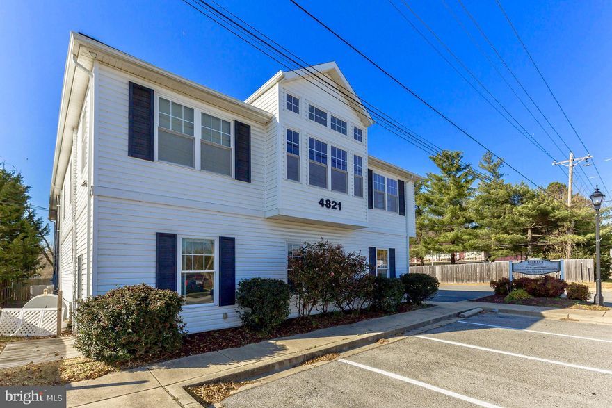 Main level office with private enterance located  in a newly renovated downtown St. Leonard building.  Main level, lots of parking, town center, open shared conference room & more.