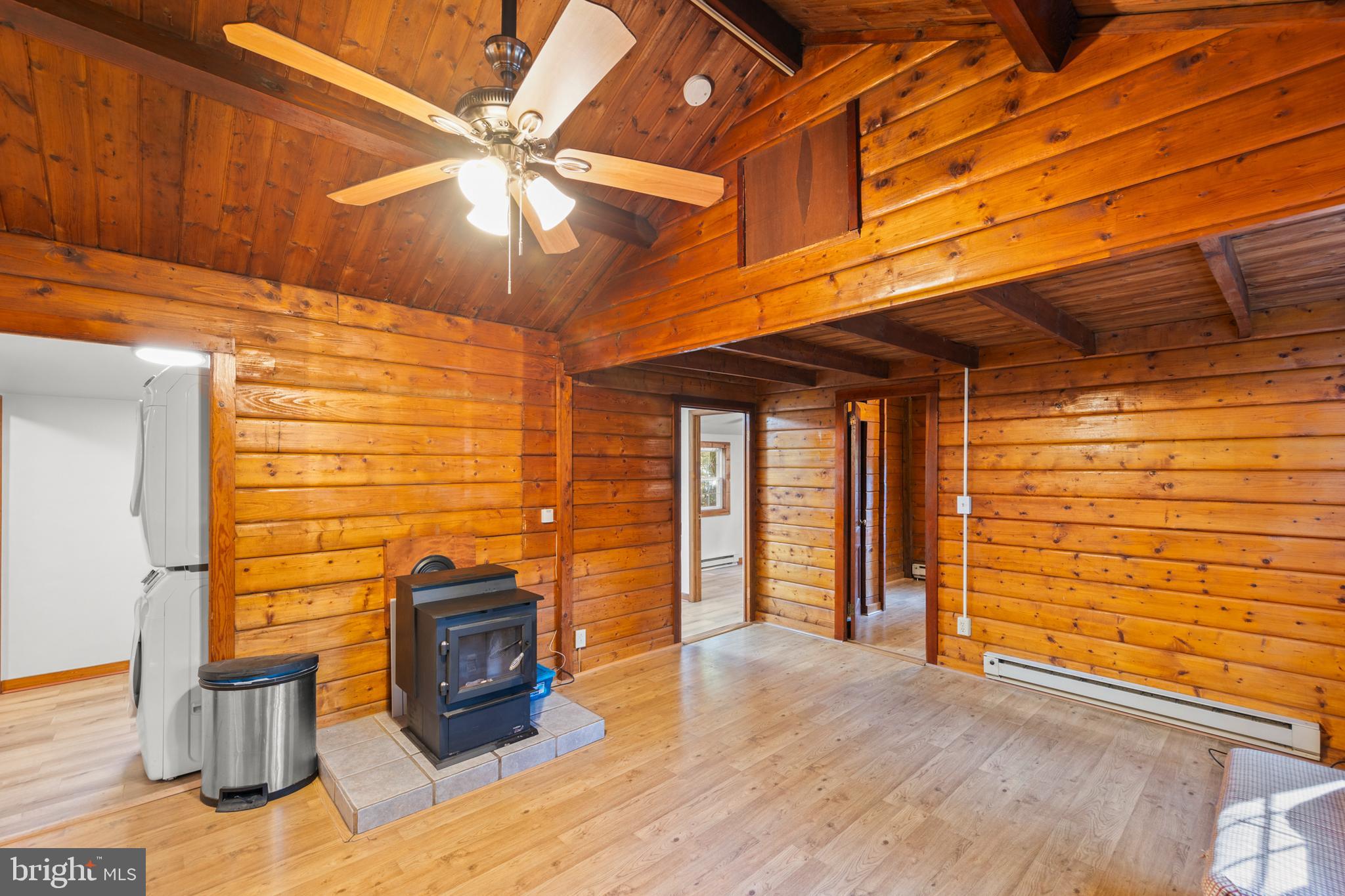 387 LAUREL LANE