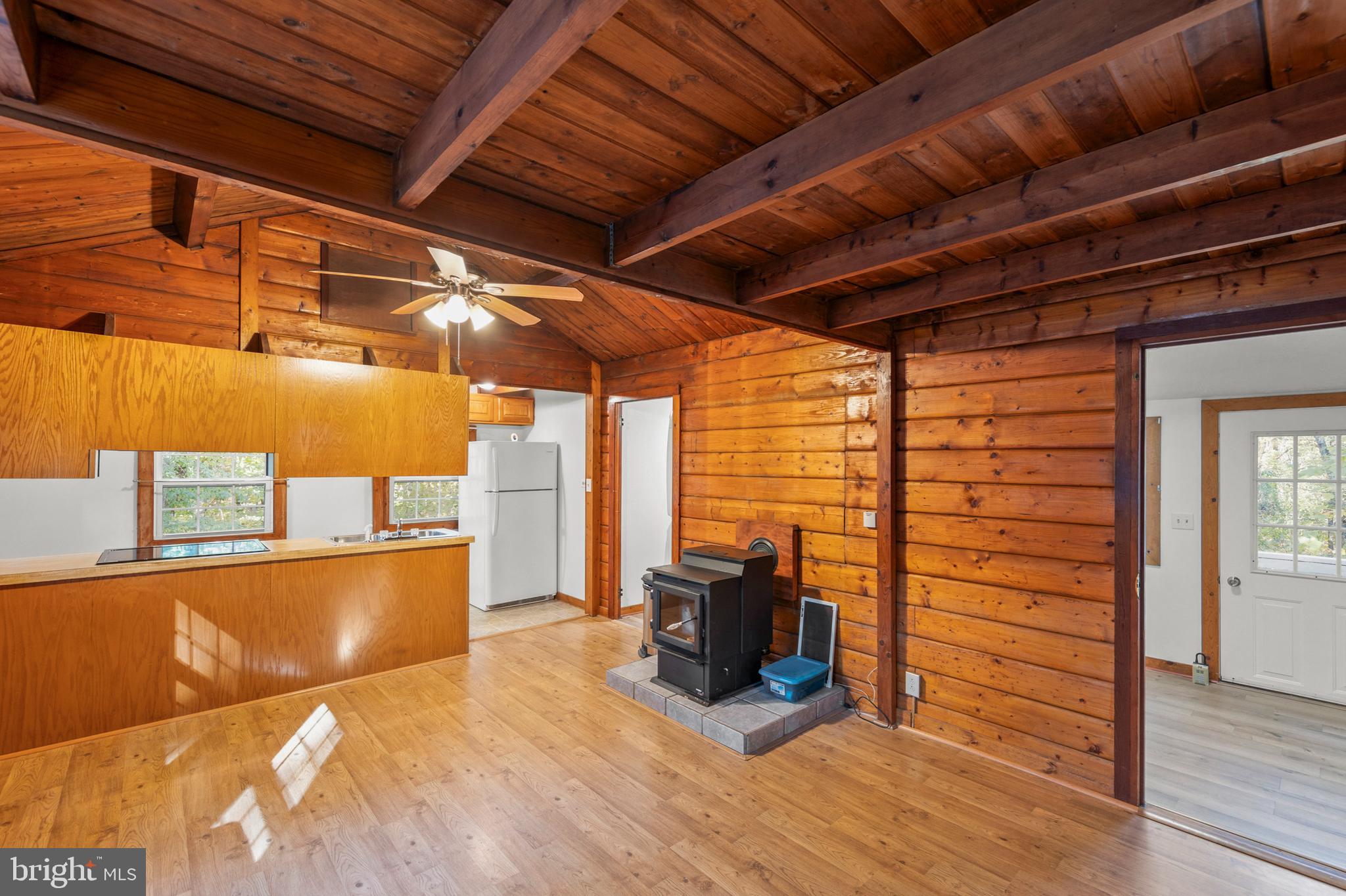 387 LAUREL LANE