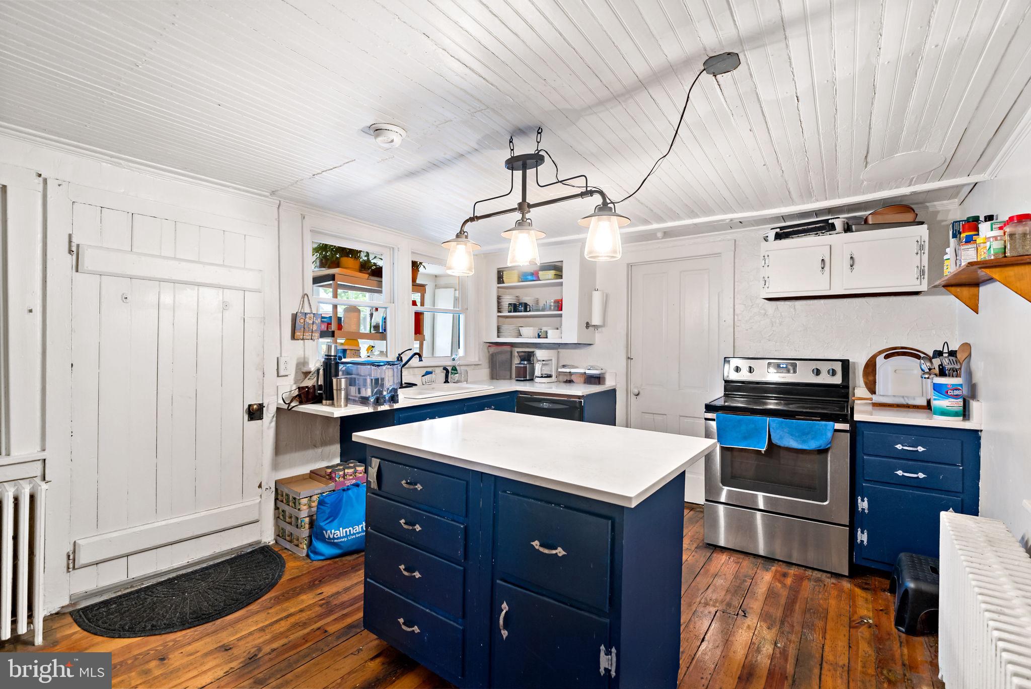 HEDGESVILLE - Commercial Sale