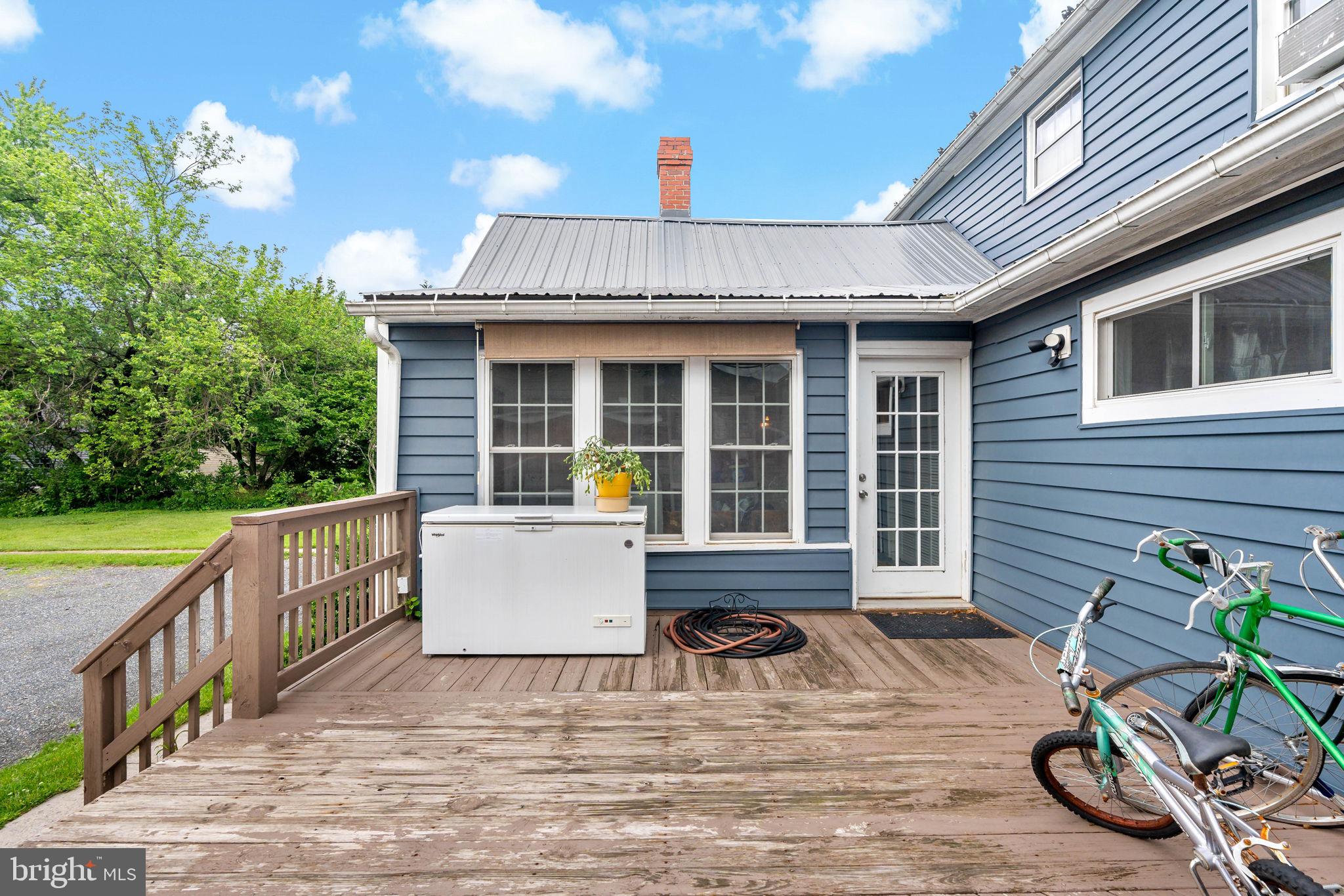 HEDGESVILLE - Commercial Sale