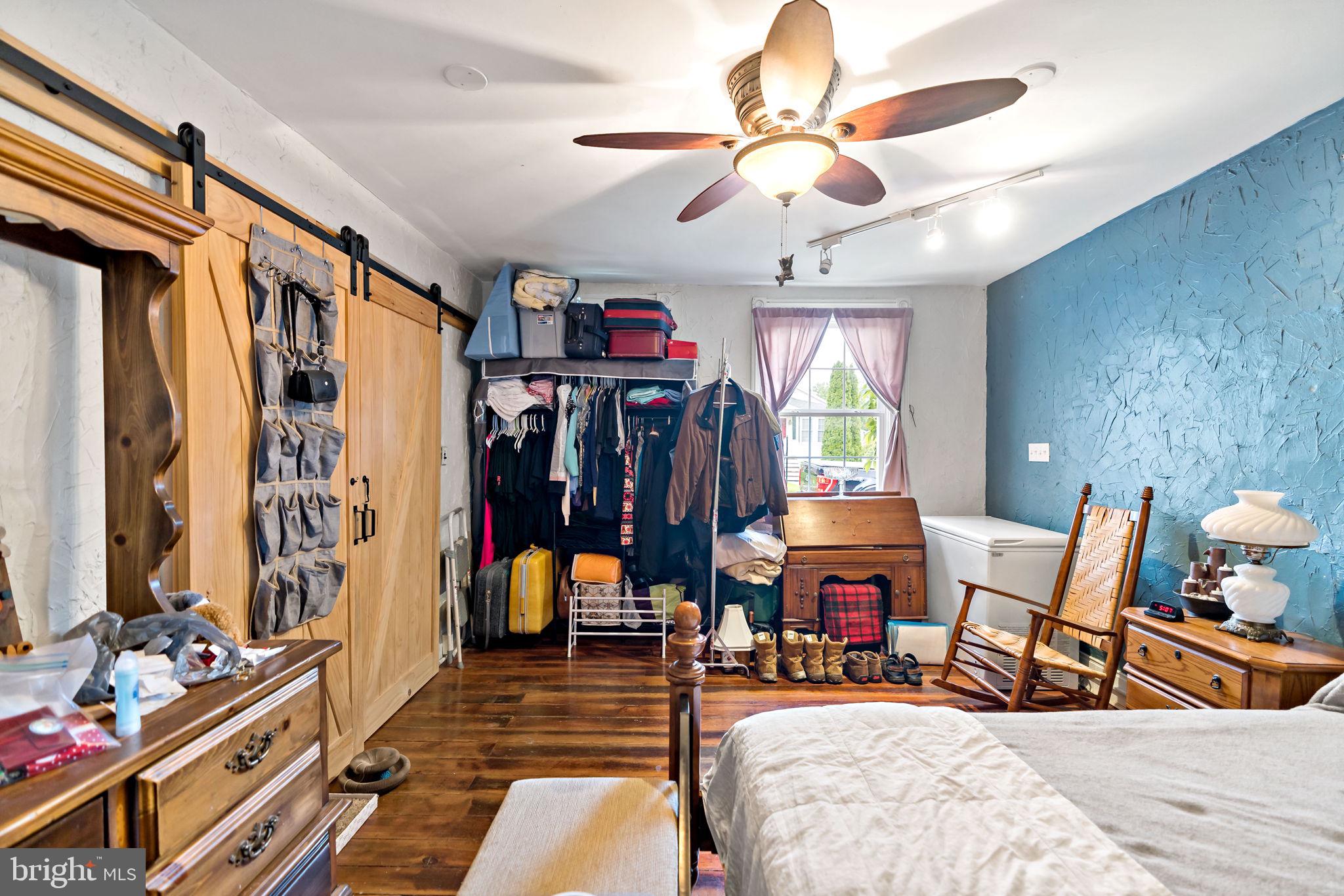 HEDGESVILLE - Commercial Sale