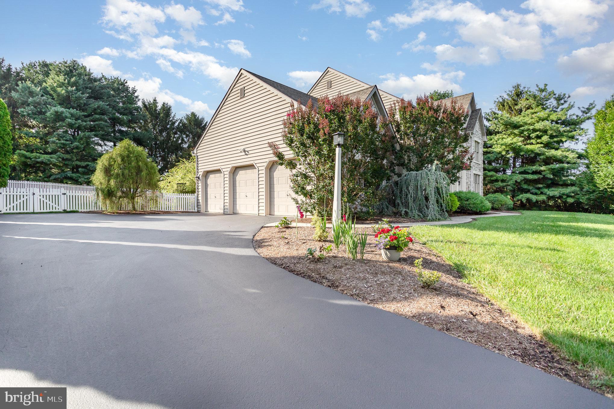 1368 JASMINE LANE