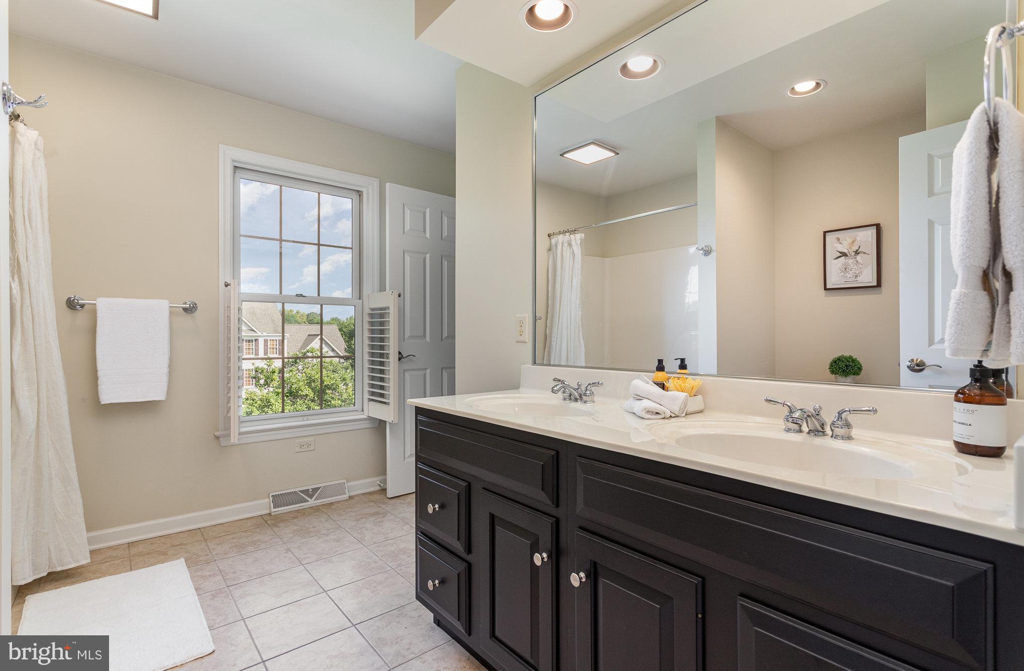 THE MEADOWS - Residential