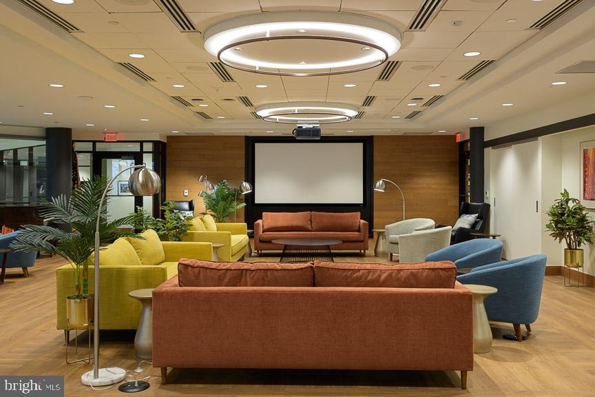 MONTEBELLO - Residential