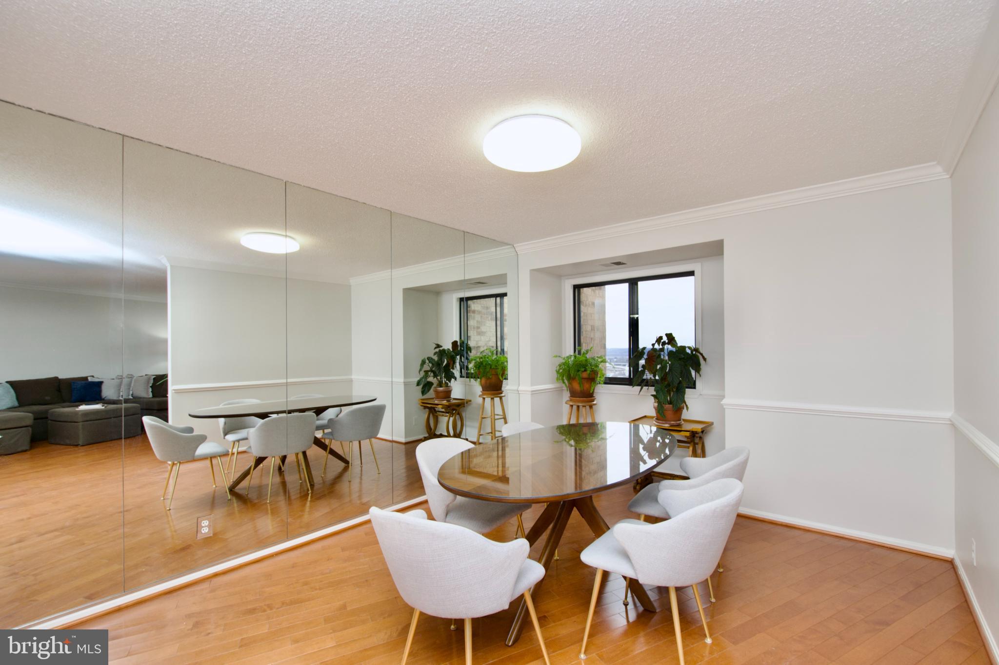 MONTEBELLO - Residential