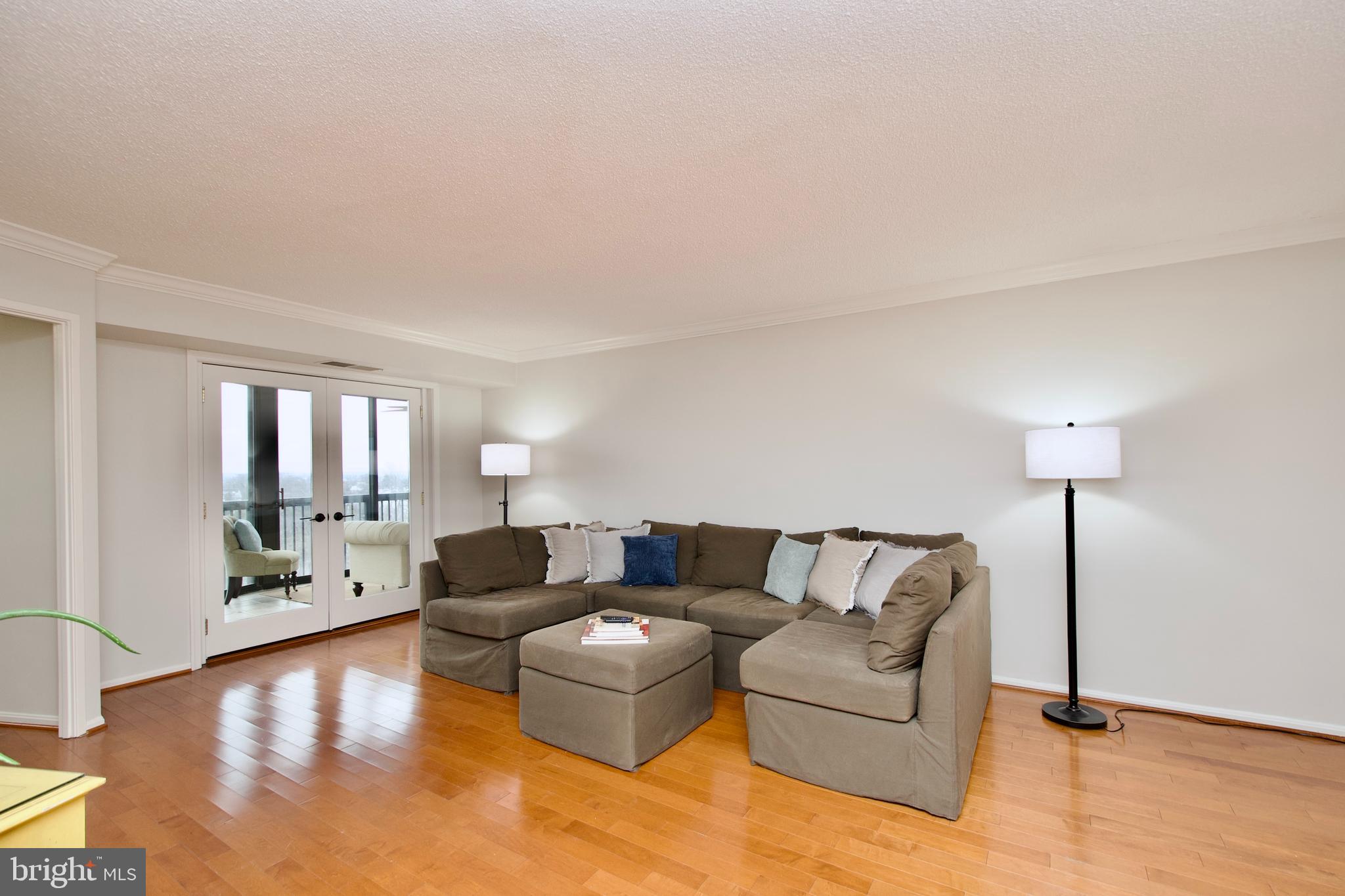 MONTEBELLO - Residential