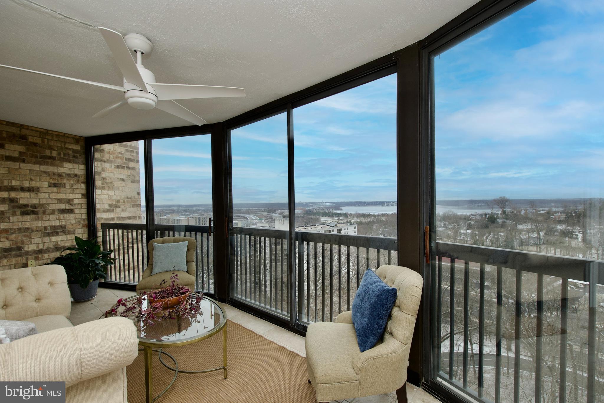 MONTEBELLO - Residential