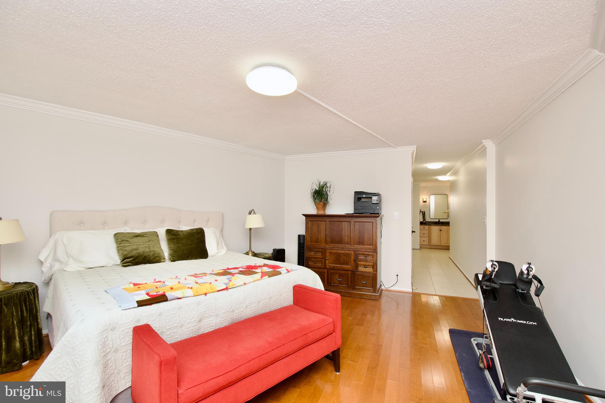 MONTEBELLO - Residential