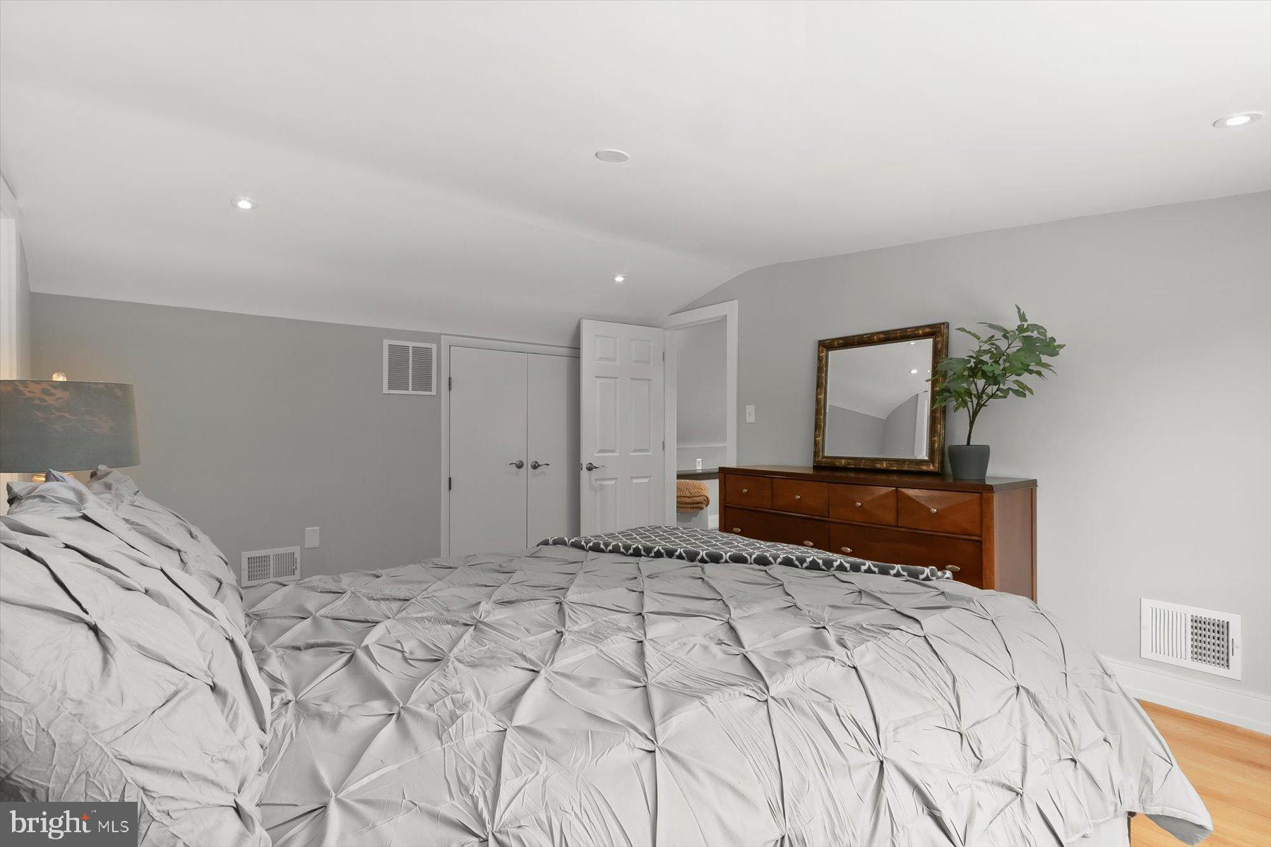 WHEATON OUT RES. (2) - Residential