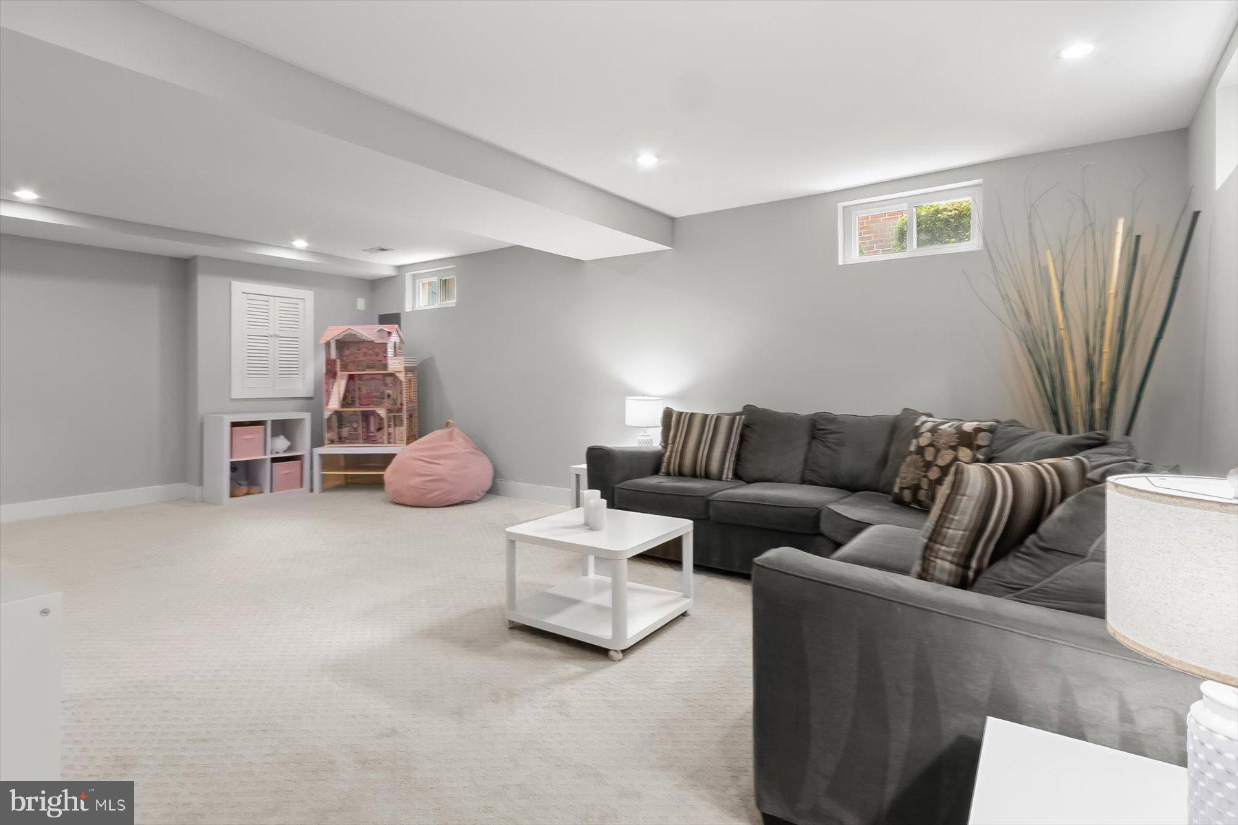 WHEATON OUT RES. (2) - Residential