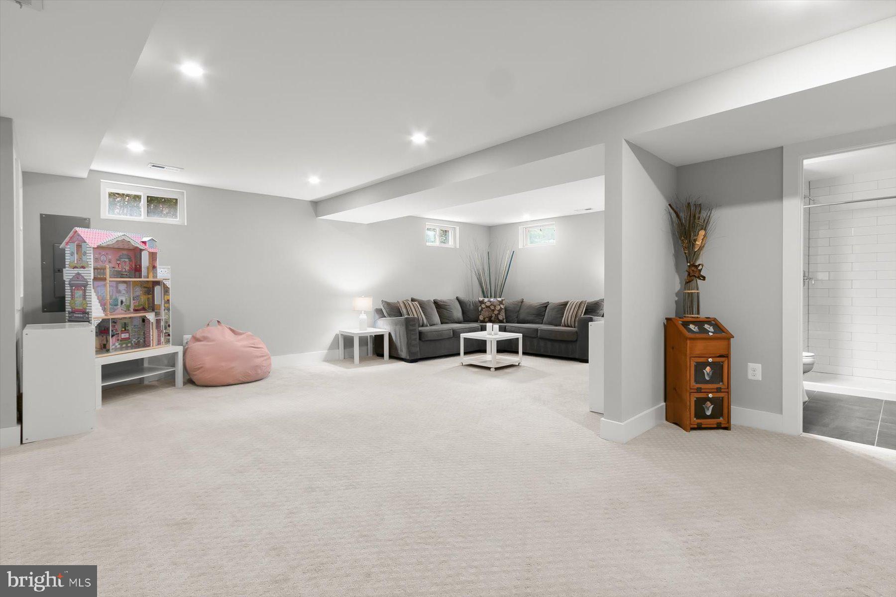 WHEATON OUT RES. (2) - Residential