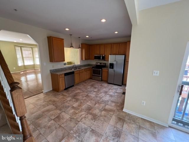 NORTH CROSSING - Residential Lease