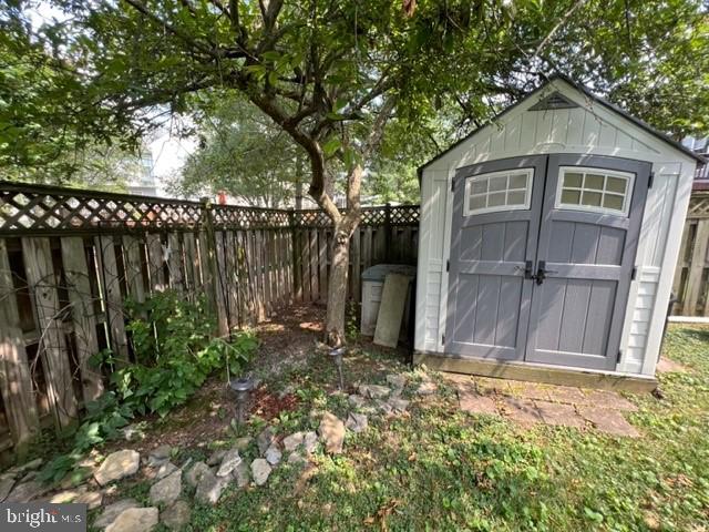 NORTH CROSSING - Residential Lease