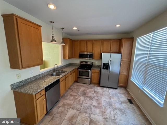 NORTH CROSSING - Residential Lease