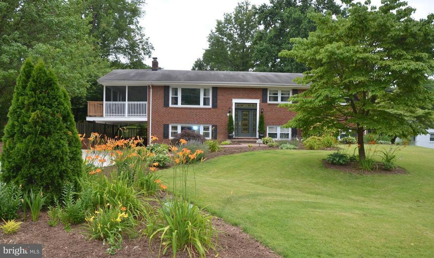 Spacious 5BR 3BA on 1/2 acre lot in sought after Mount Vernon on quiet street, many updates, close to Fort Belvoir. Large kitchen w/SS appliances. Renovated lower level, upgraded flooring, closets throughout. Screened porch over carport, patio in fenced back yard, both ideal for entertaining. Oversized driveway, fenced yard, beautifully landscaped.