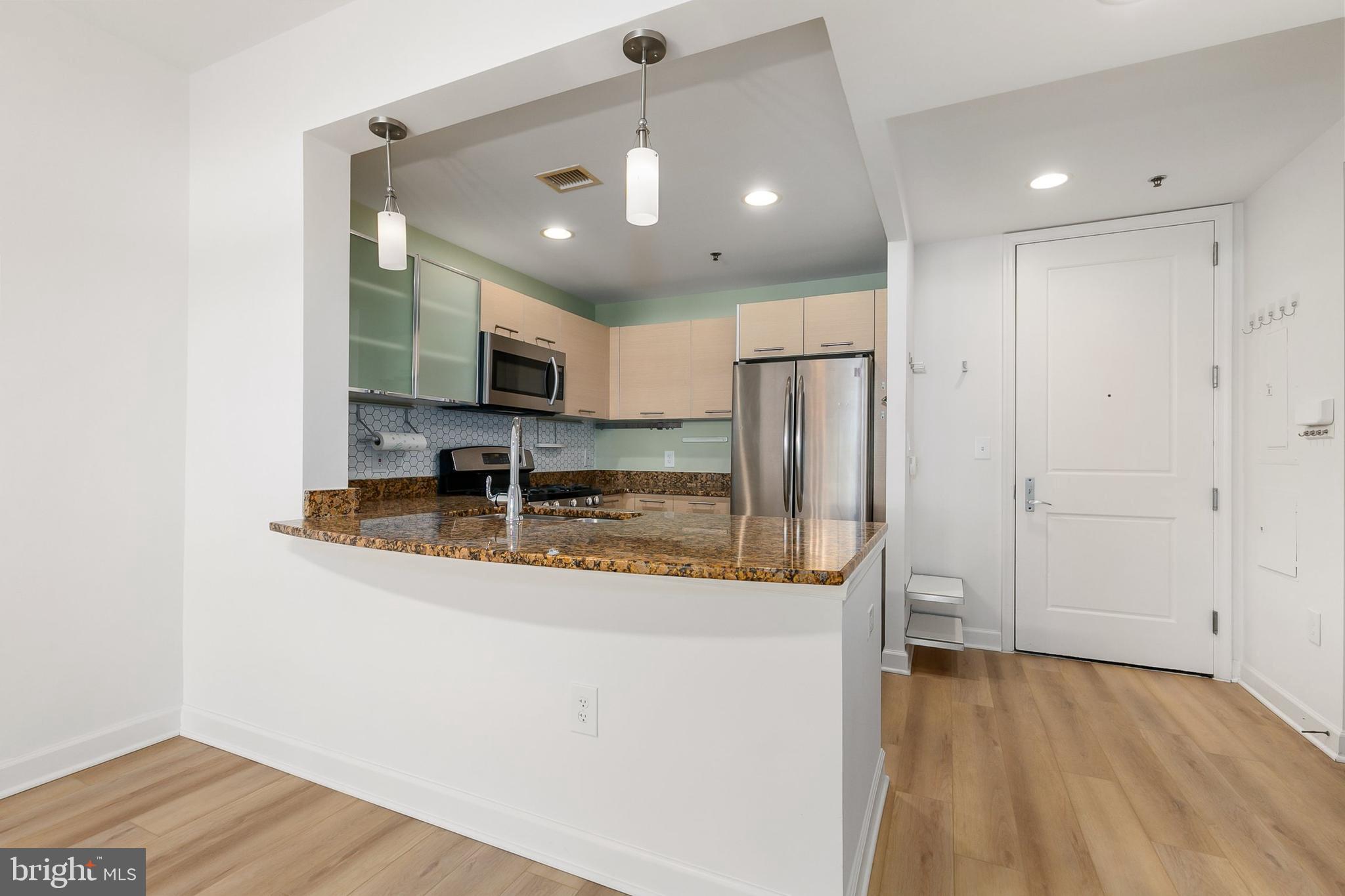 MIDTOWN BETHESDA NORTH - Residential